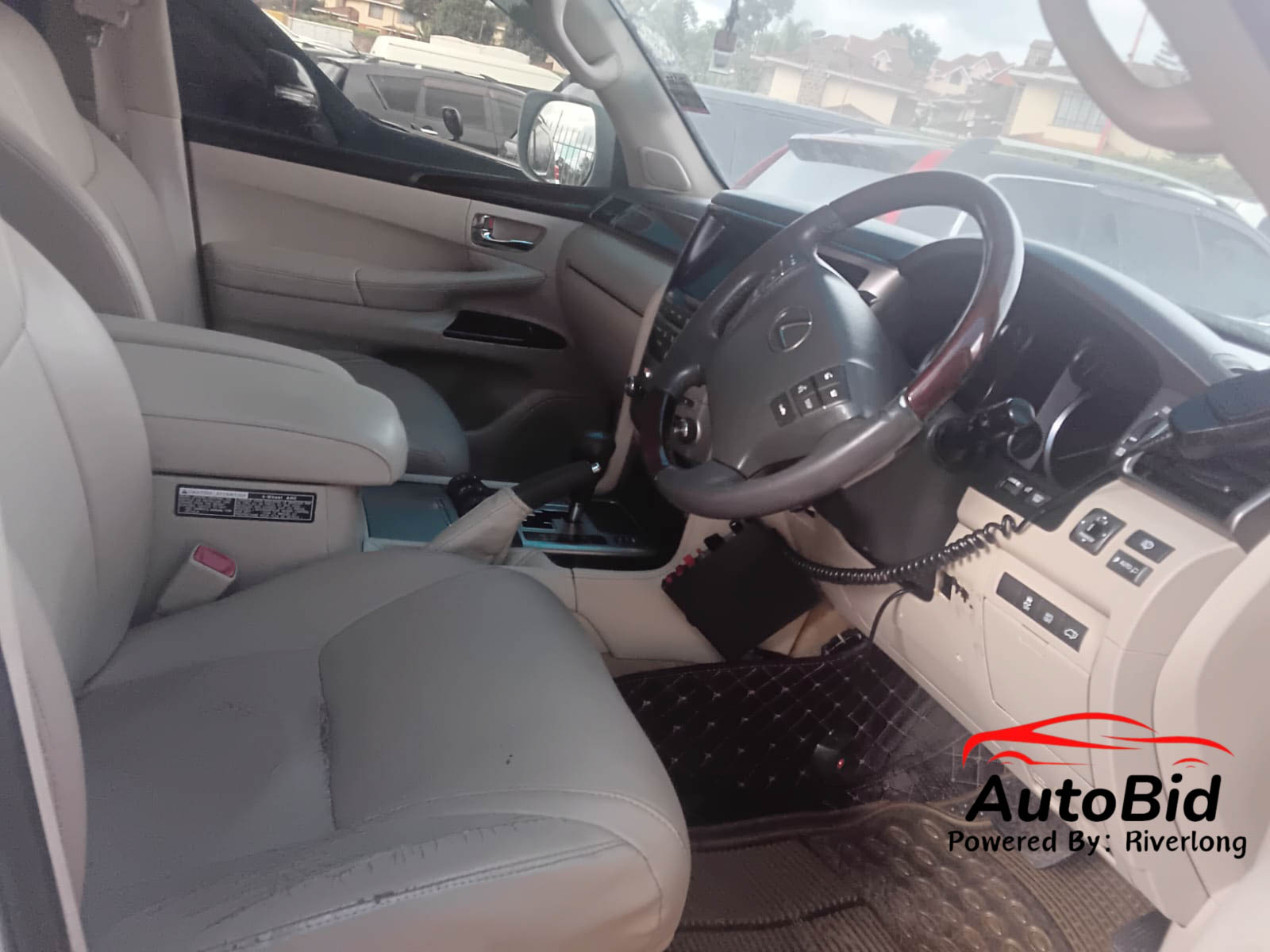 2014 LEXUS LX570 white – photo 7