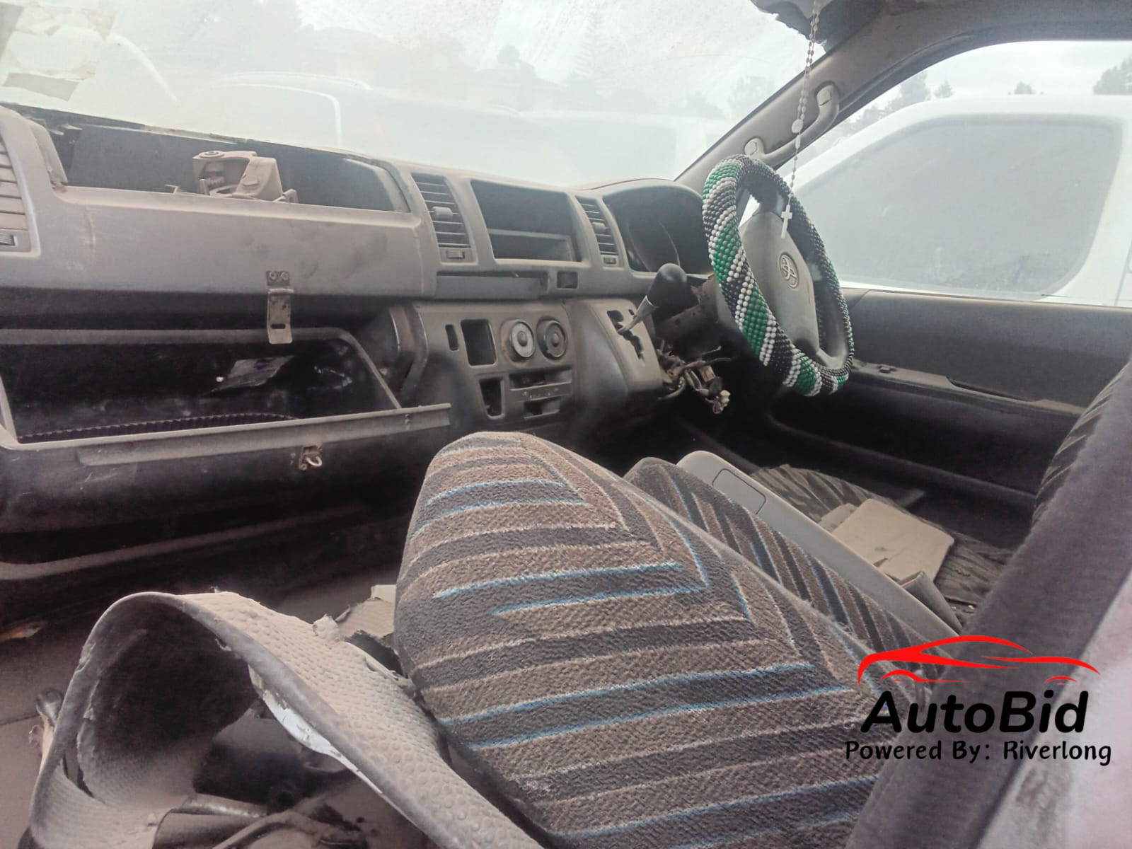 2008 TOYOTA HIACE white – photo 1