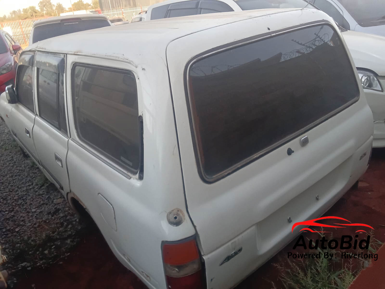 2004 TOYOTA LAND CRUISER white – photo 2