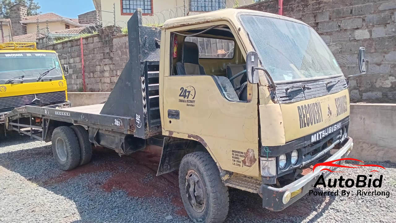 1997 Mitsubishi Canter white – photo 2