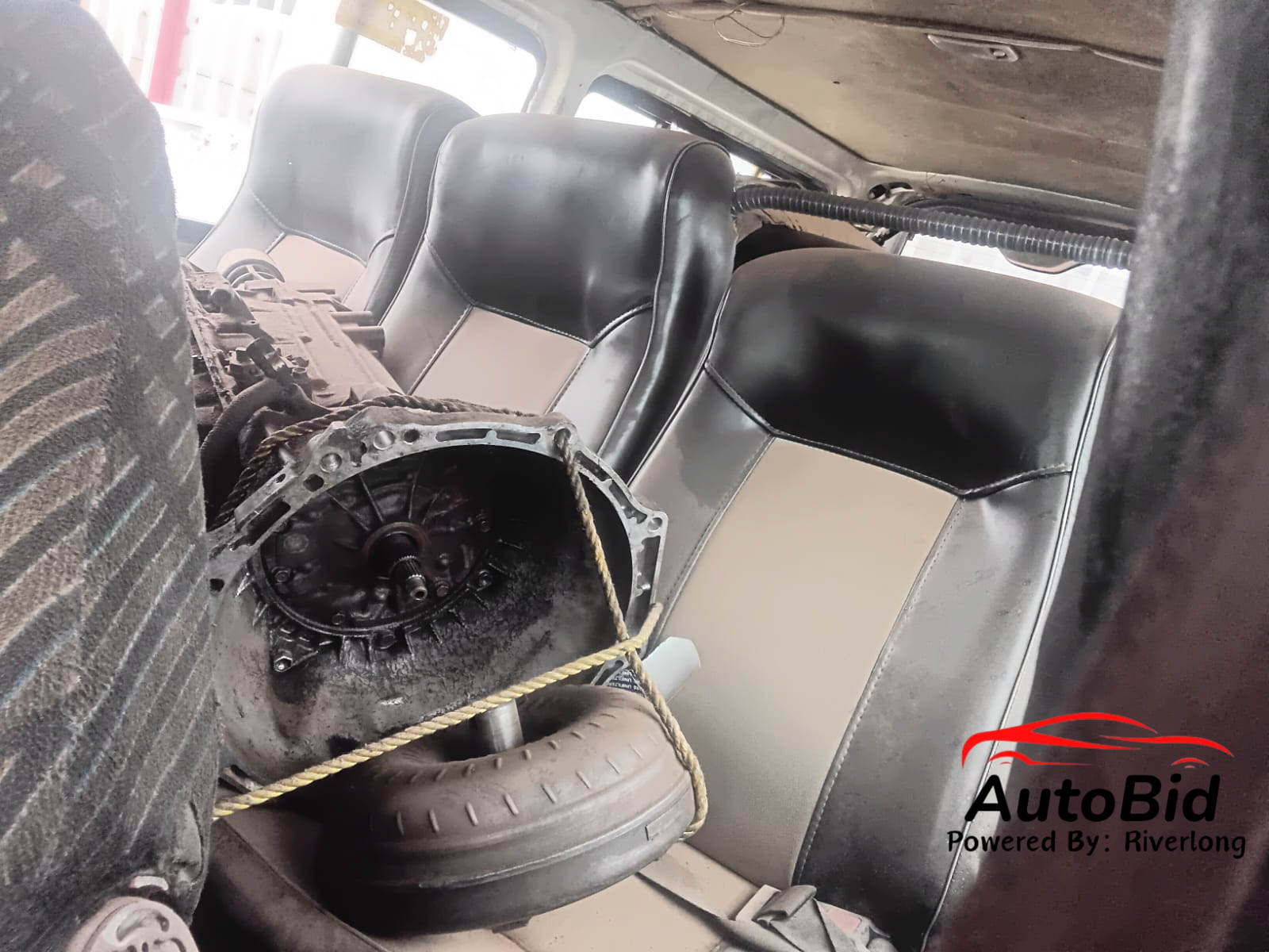 2008 TOYOTA HIACE white – photo 4