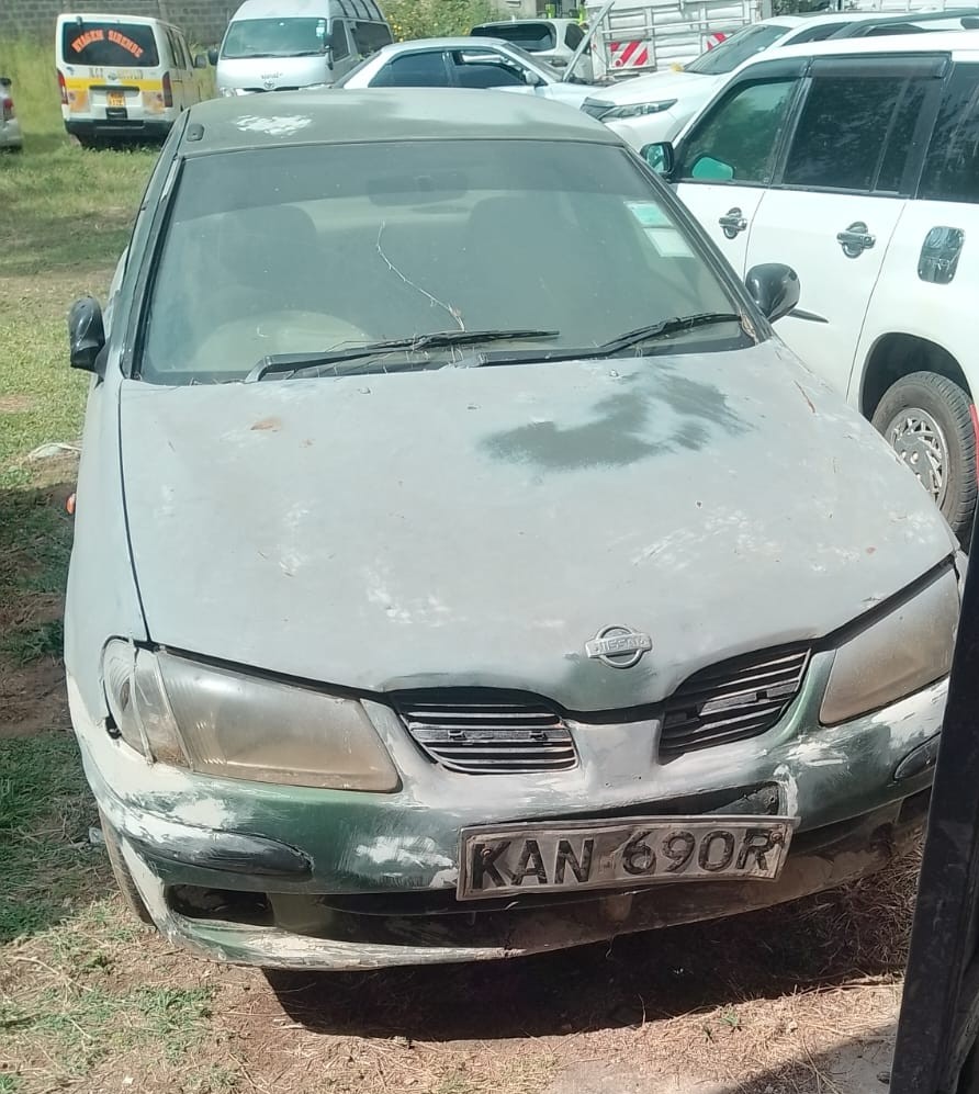 2001 Nissan Sunny Green – photo 1