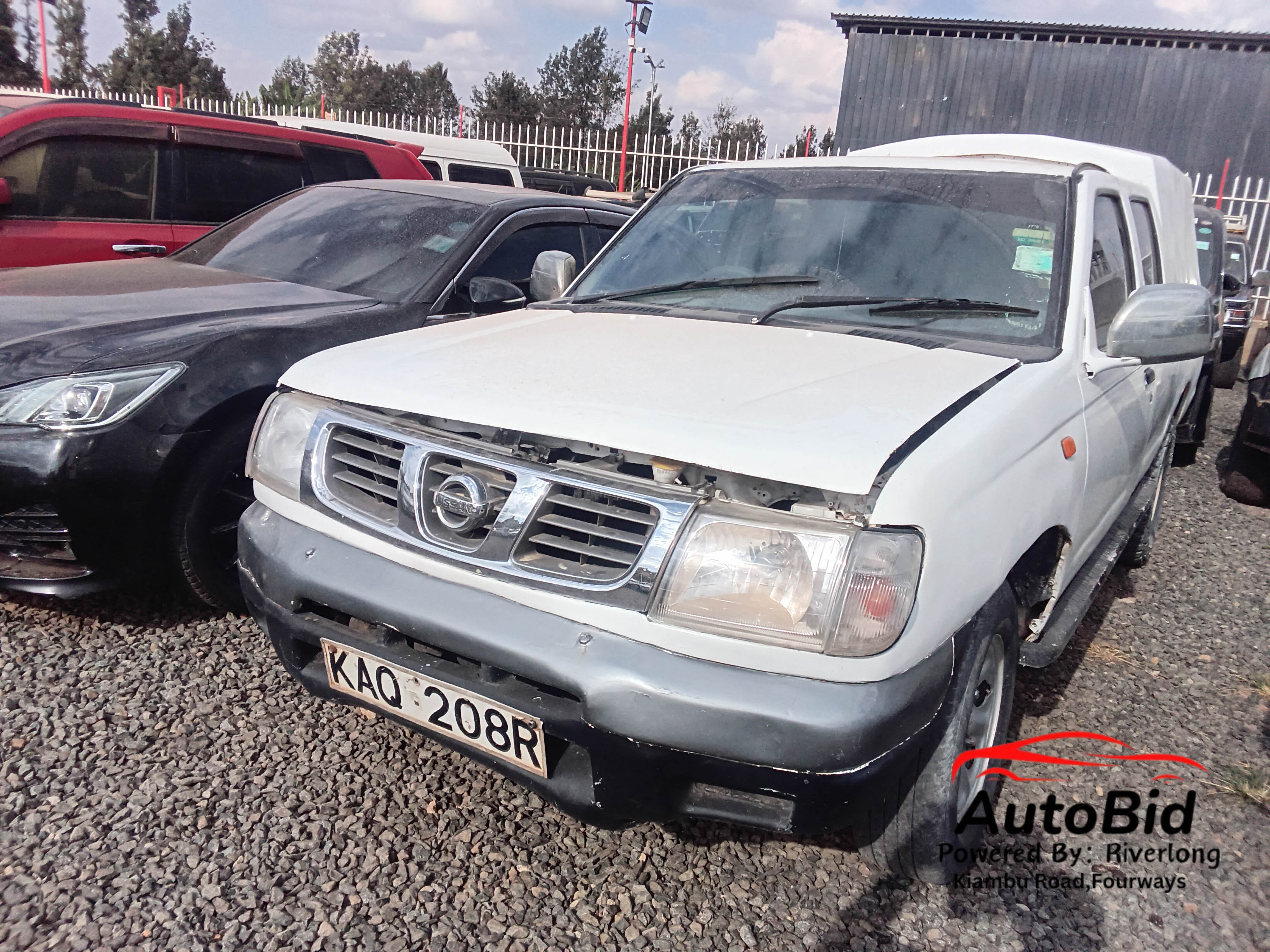 2003 Nissan Hardbody J44 white – photo 1