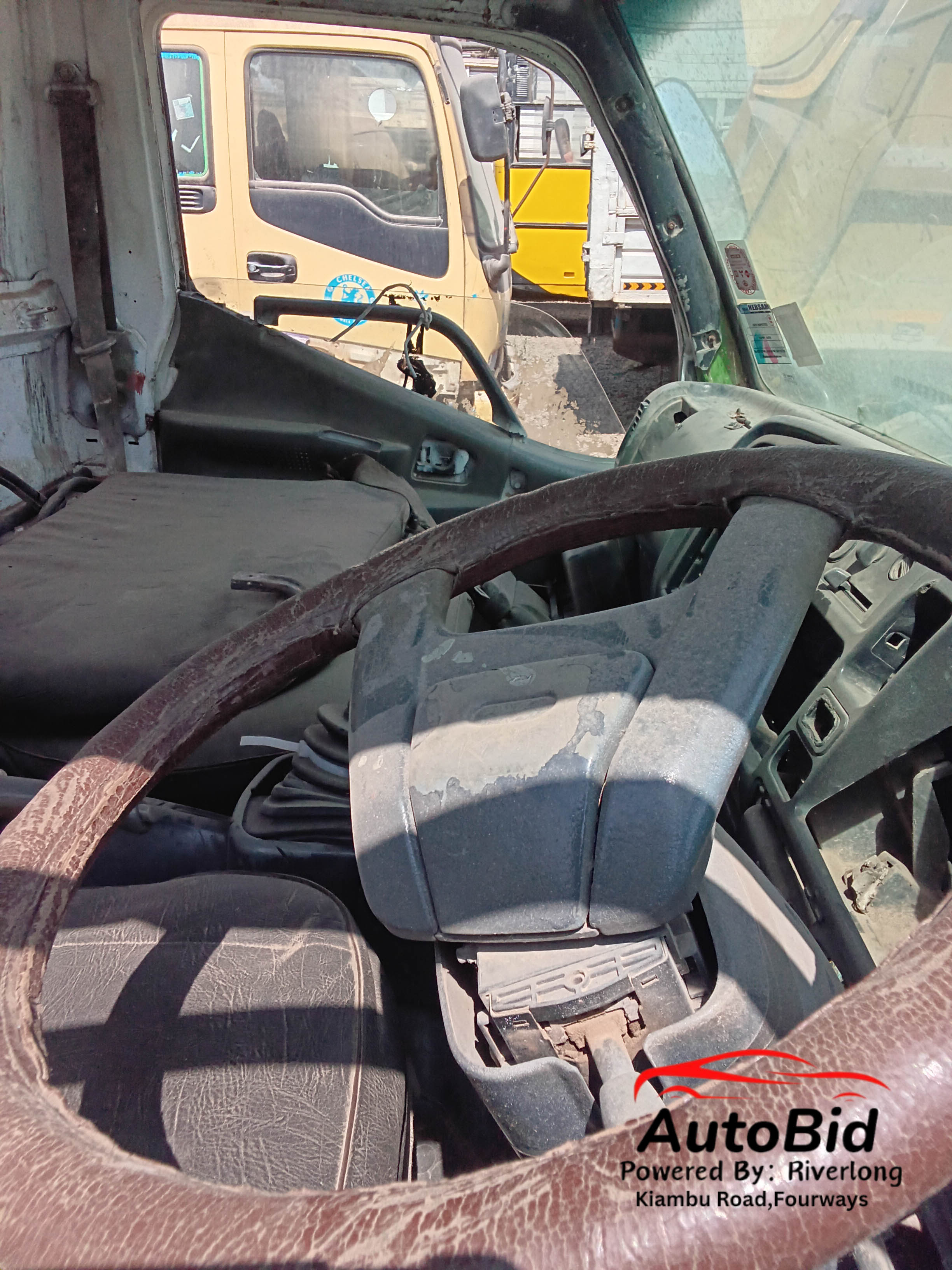 2002 Mitsubishi CANTER white – photo 3