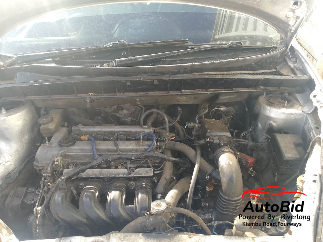 2002 TOYOTA Funcargo Silver – photo 3
