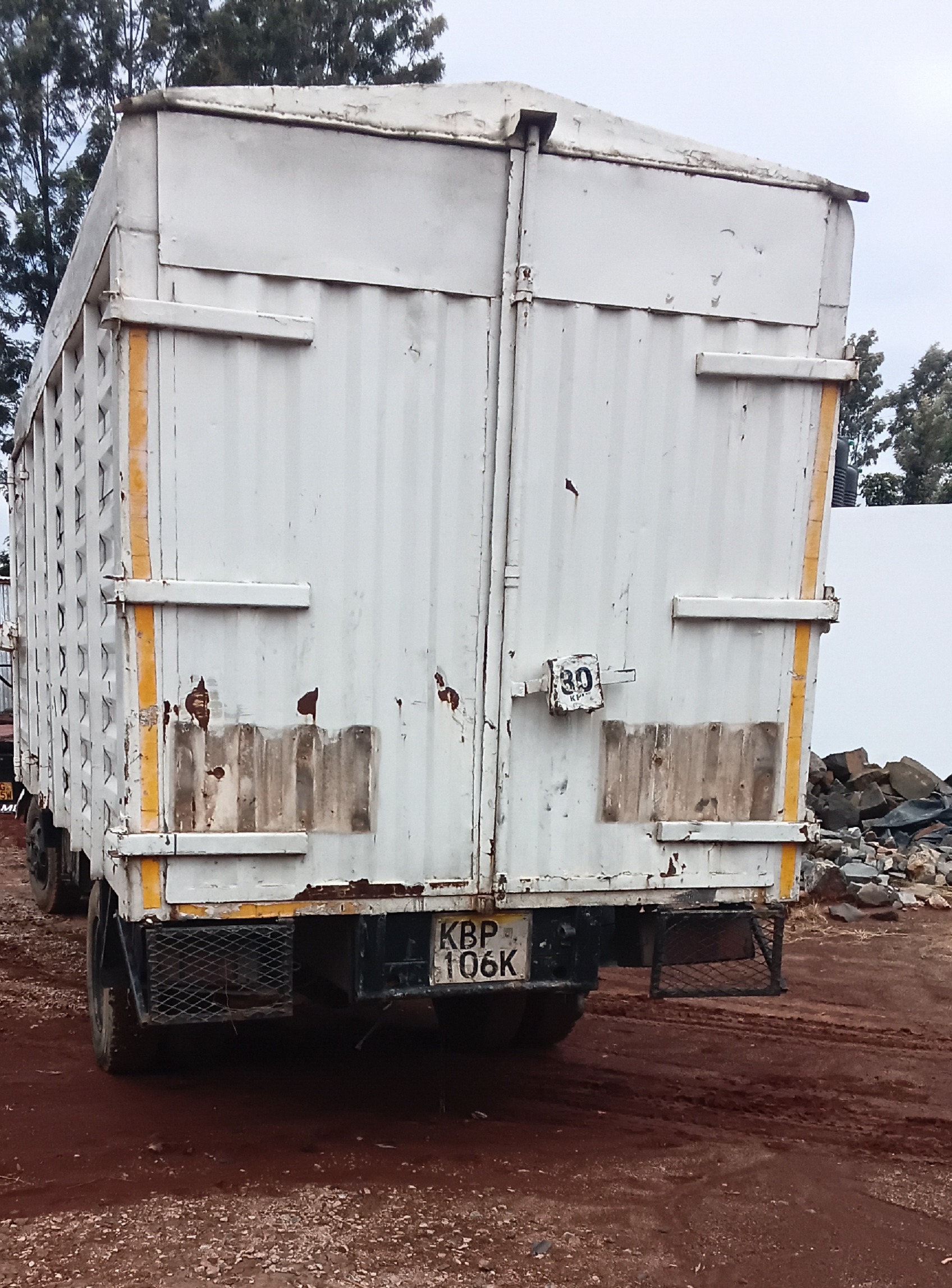 2010 Hyundai 0537000_Canter white – photo 6