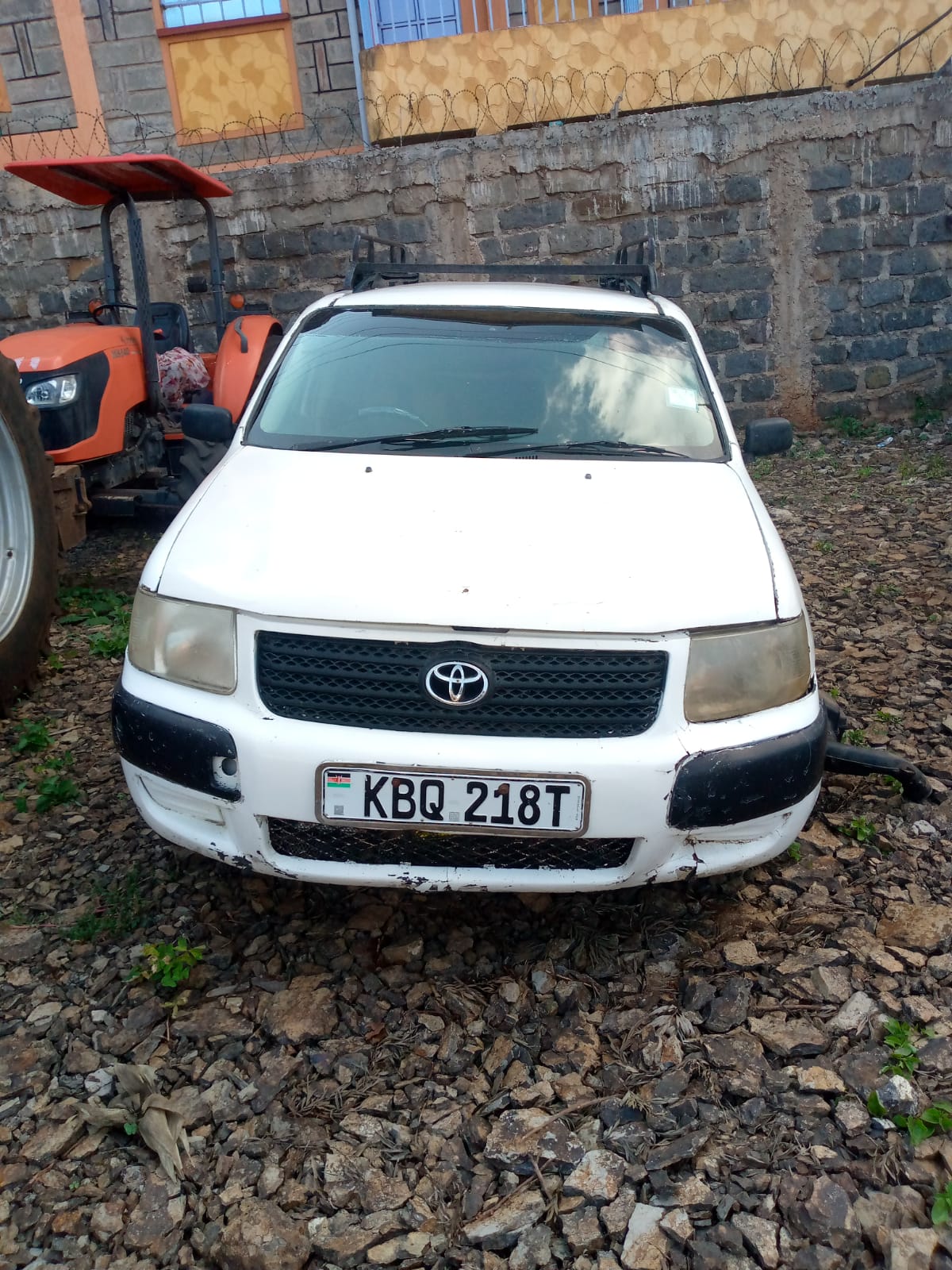 2004 TOYOTA Succeed white – photo 1