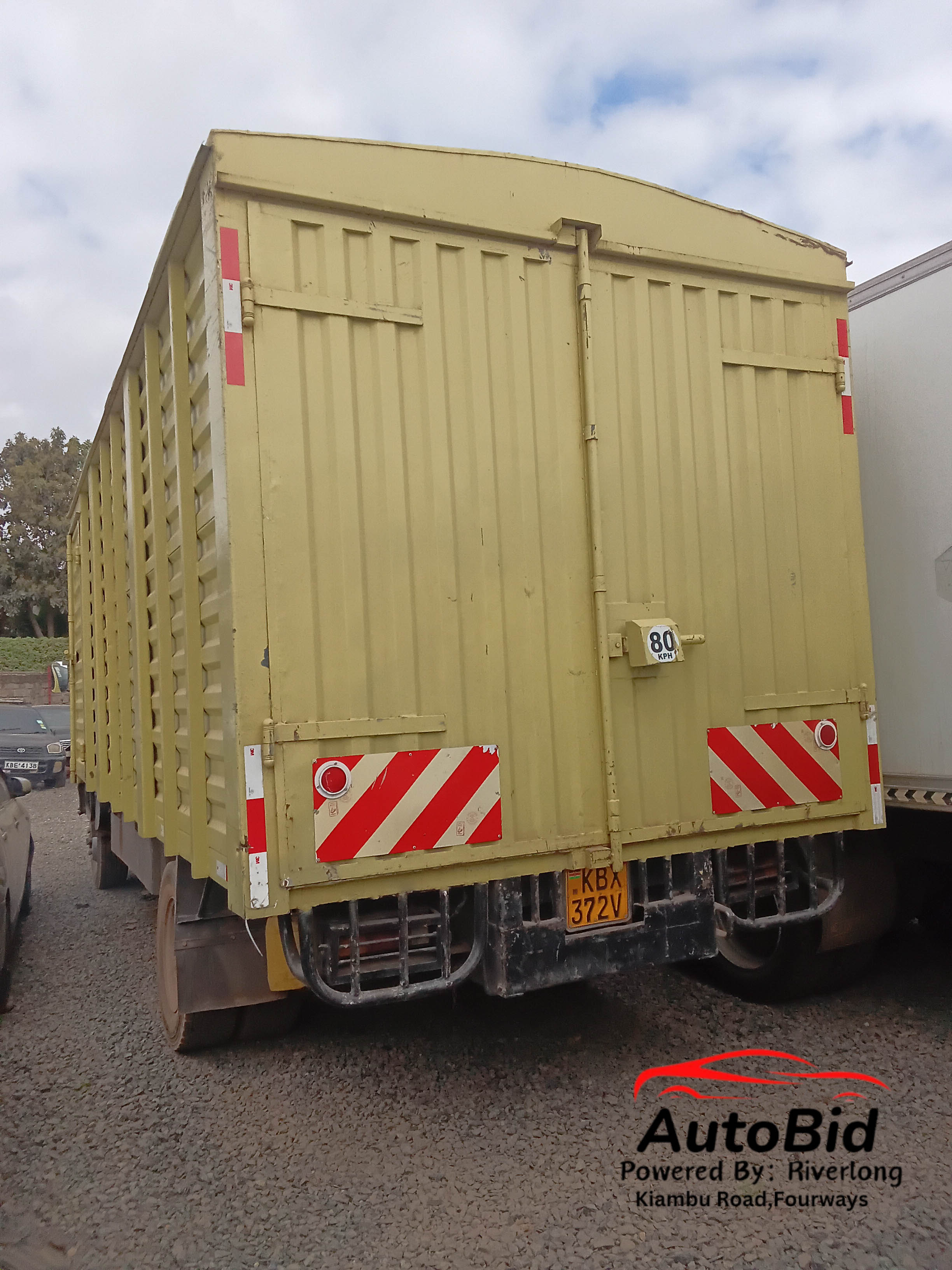 2013 Mitsubishi CANTER Yellow – photo 3