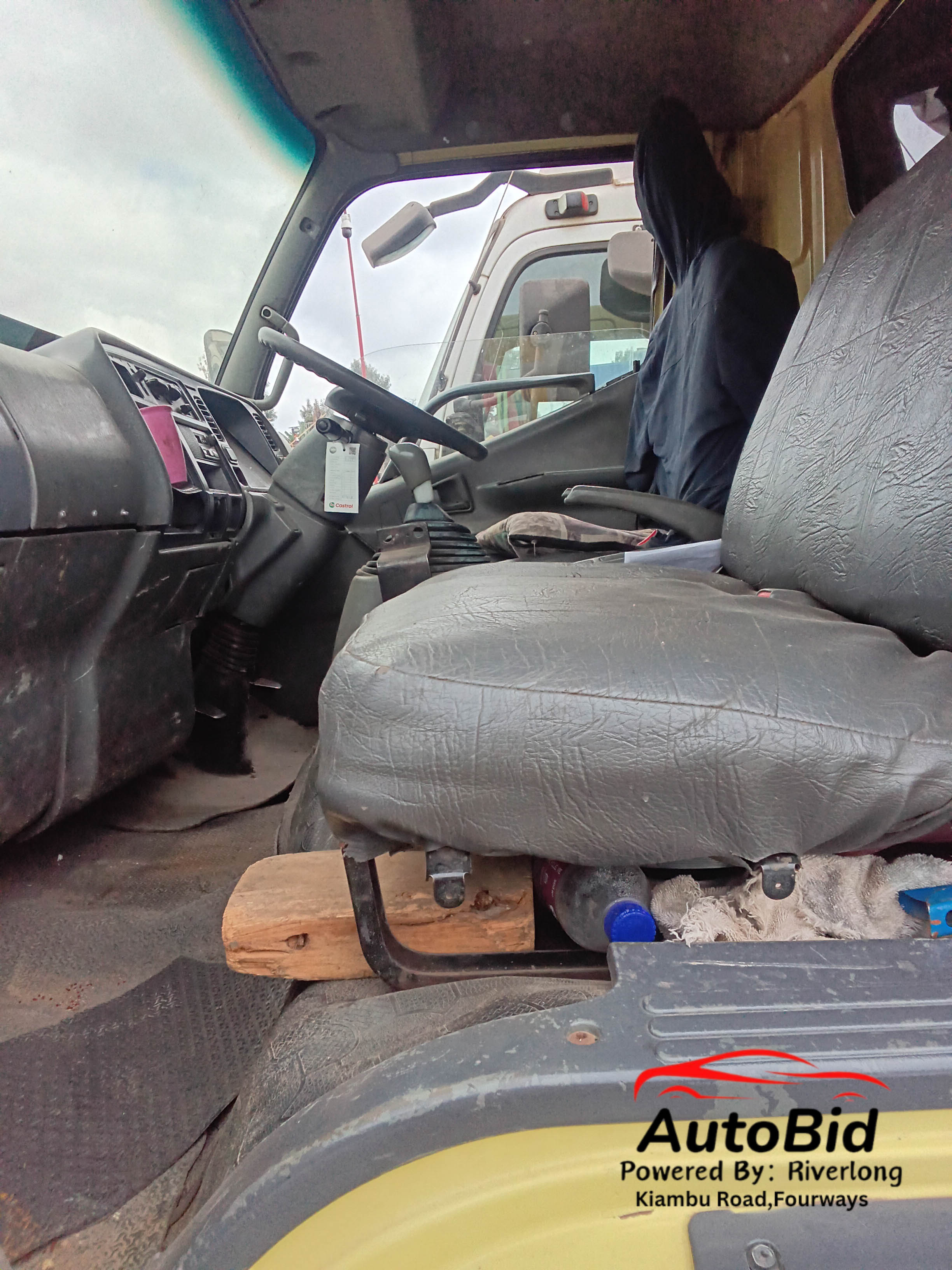 2013 Mitsubishi CANTER Yellow – photo 5
