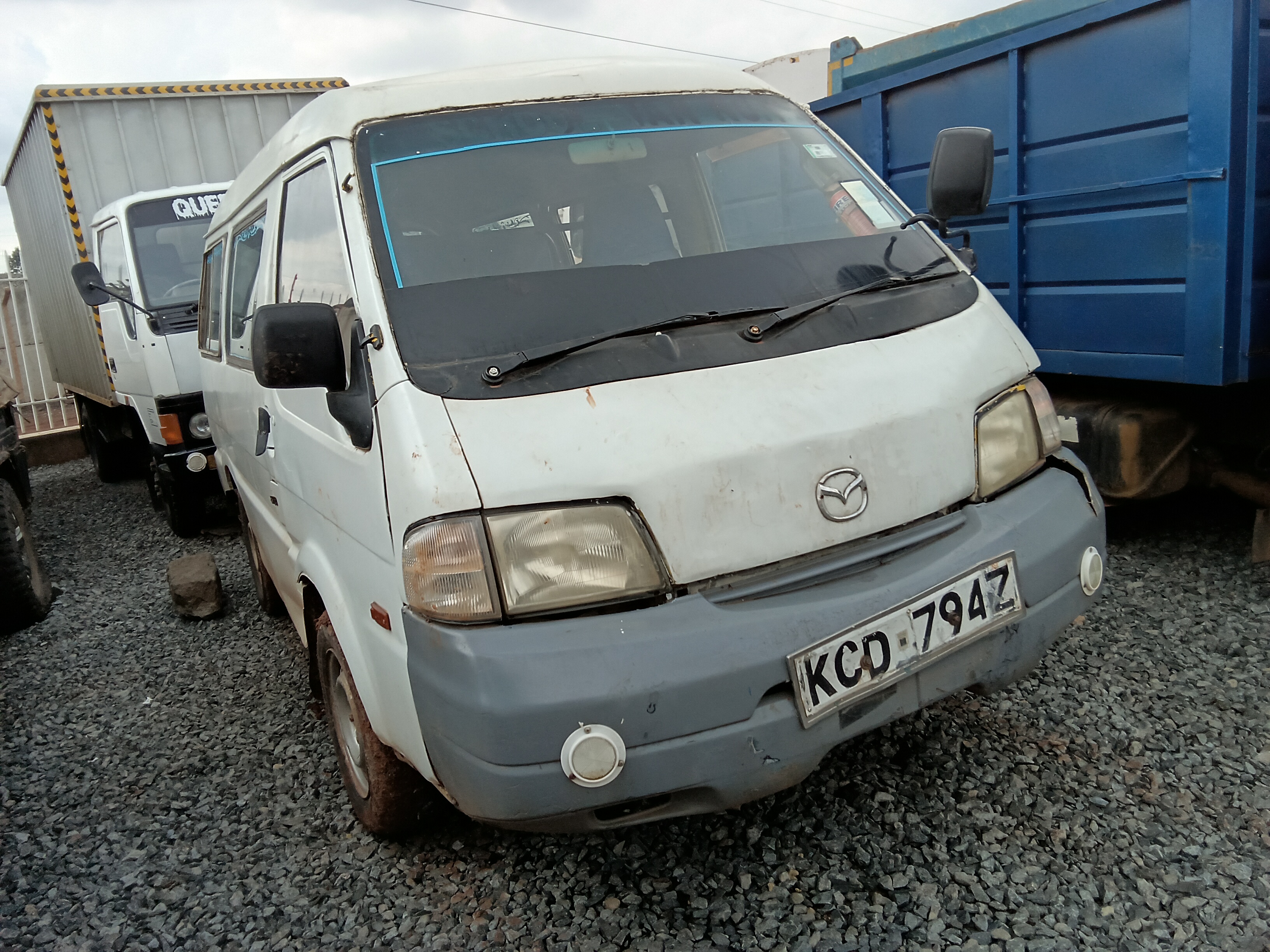 2008 Mazda Bongo white – photo 2