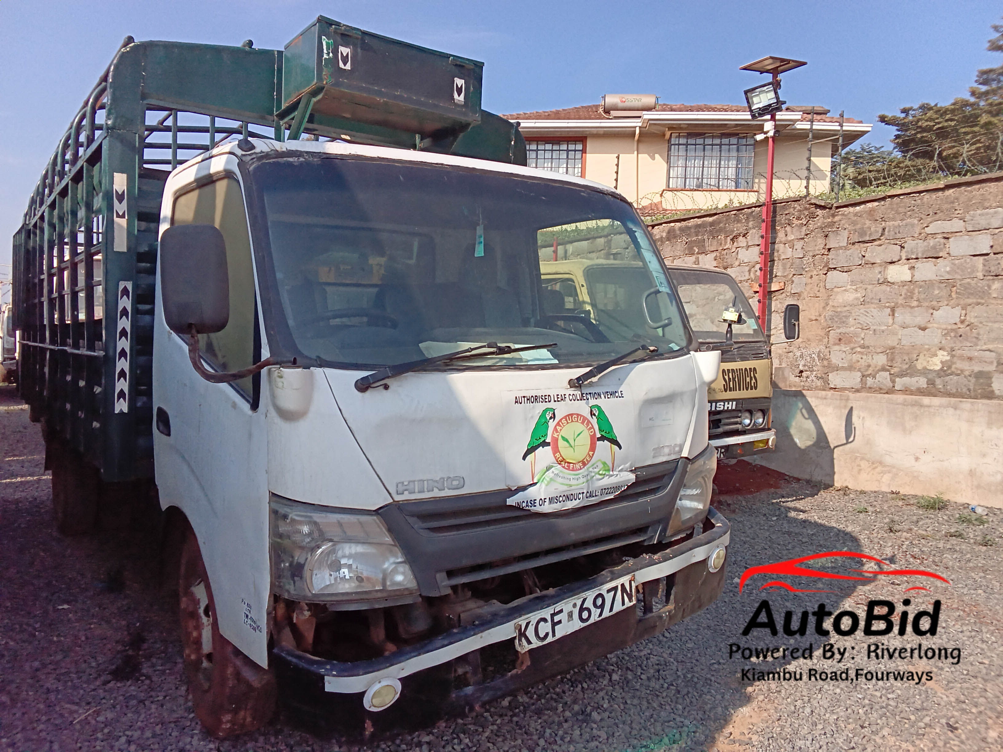 2014 HINO 300 white – photo 2