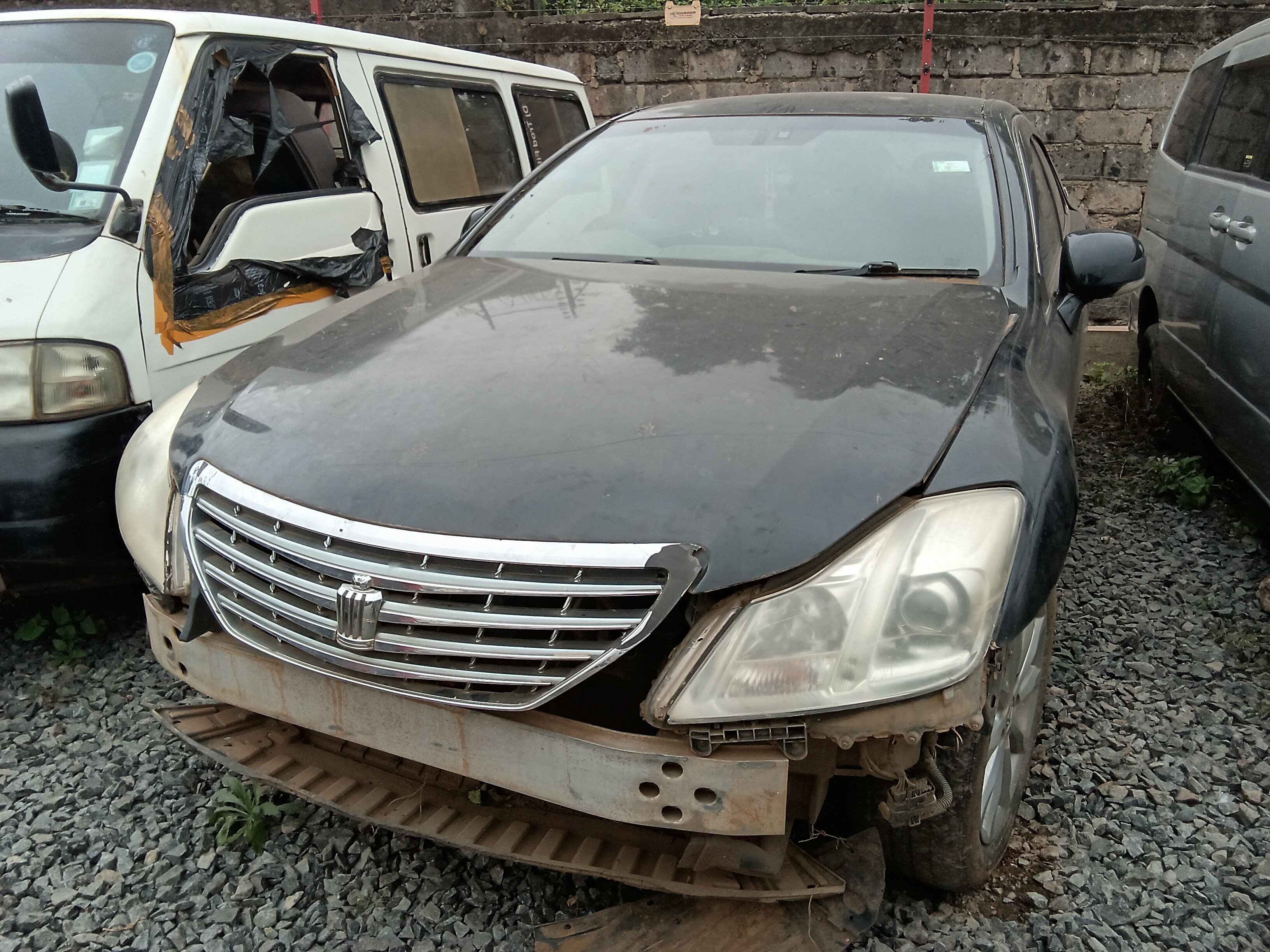 2010 TOYOTA Crown Black – photo 2