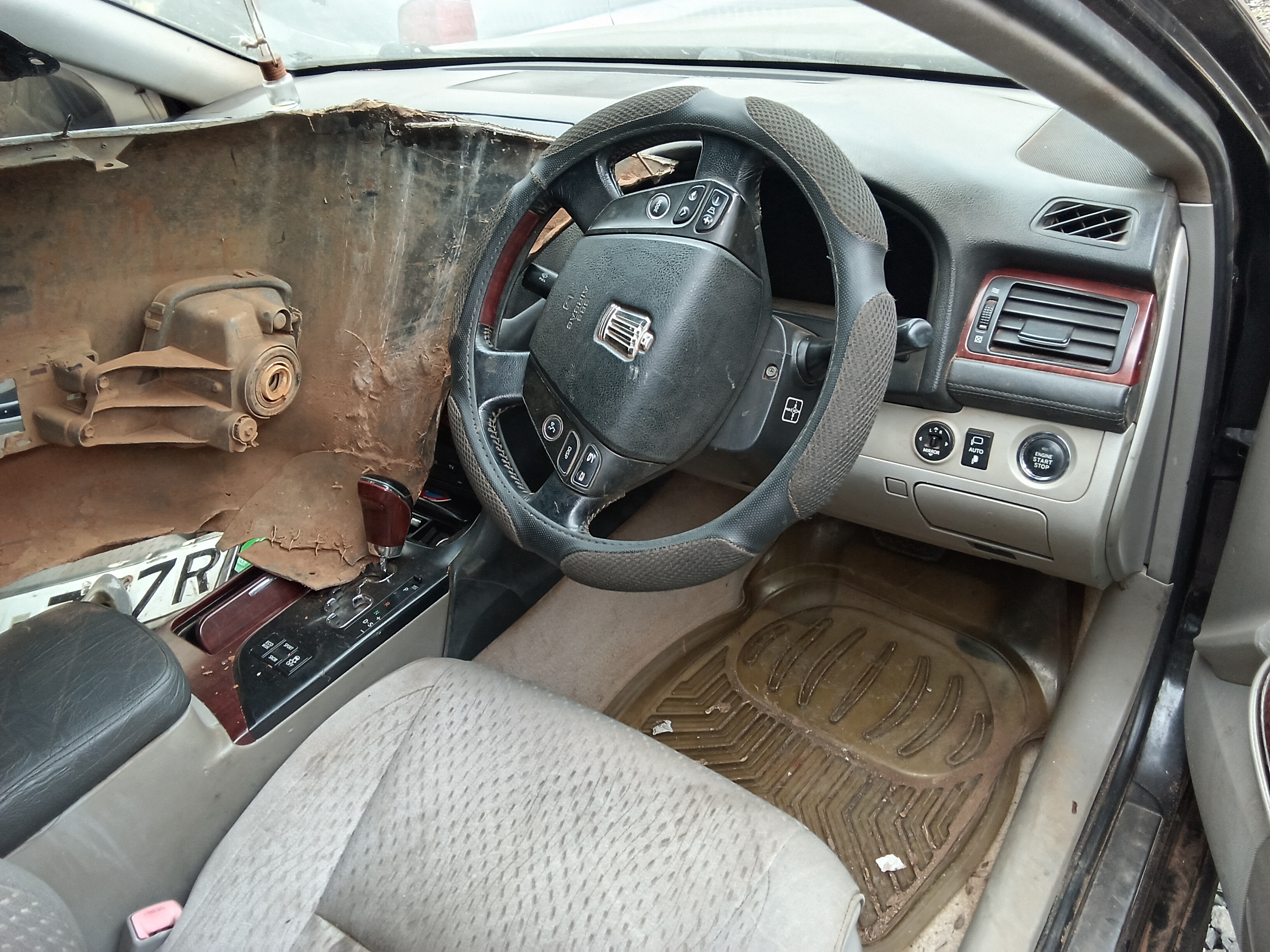 2010 TOYOTA Crown Black – photo 4
