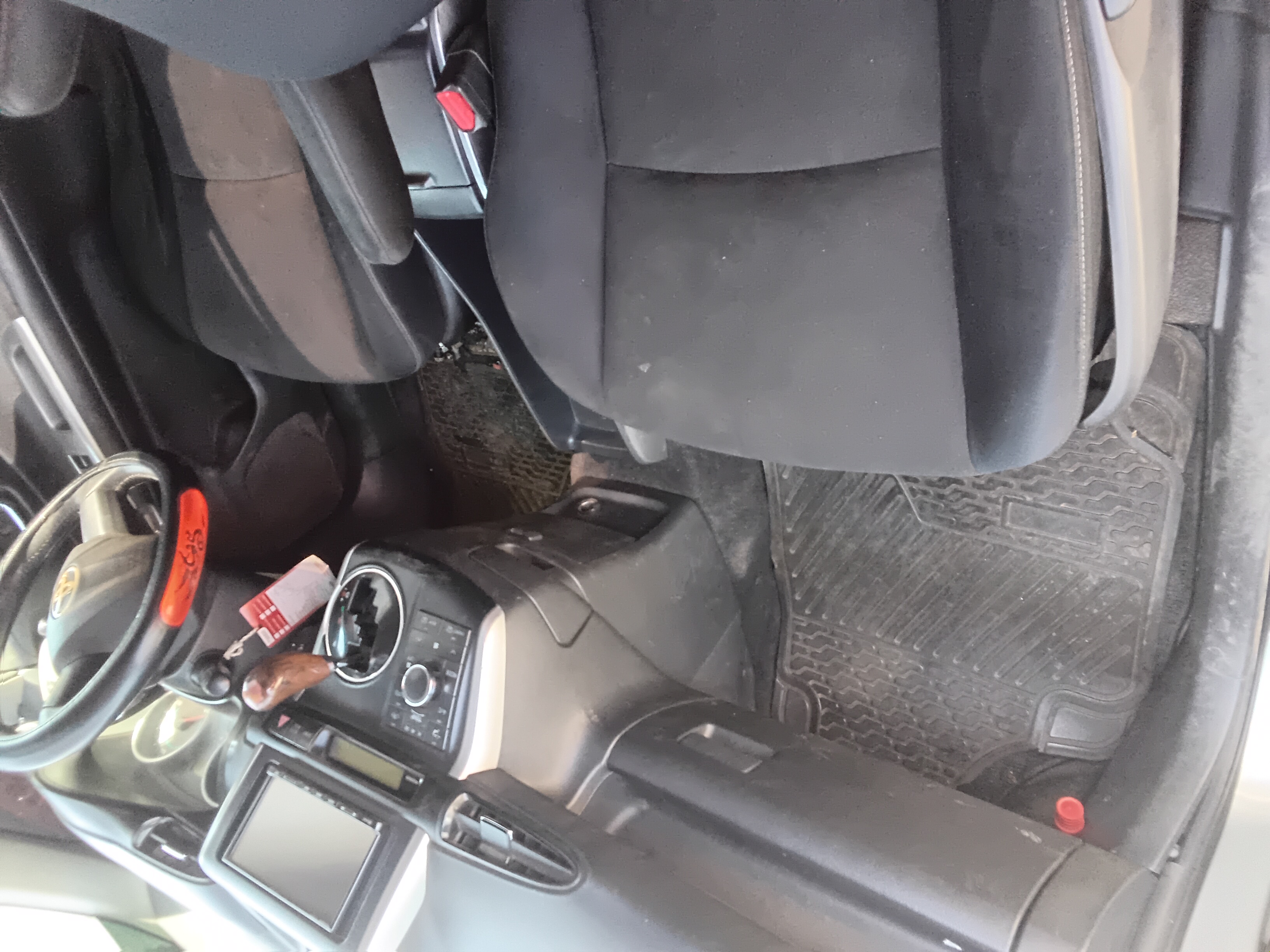 2010 TOYOTA WISH Silver – photo 3