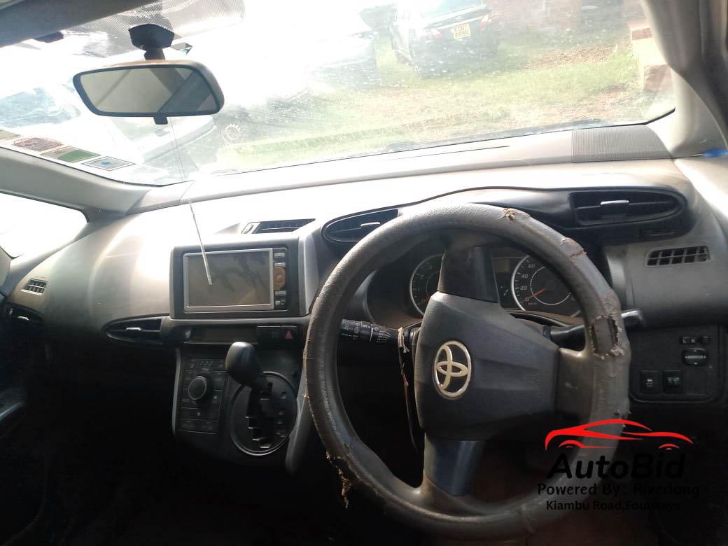 2011 TOYOTA Wish white – photo 4
