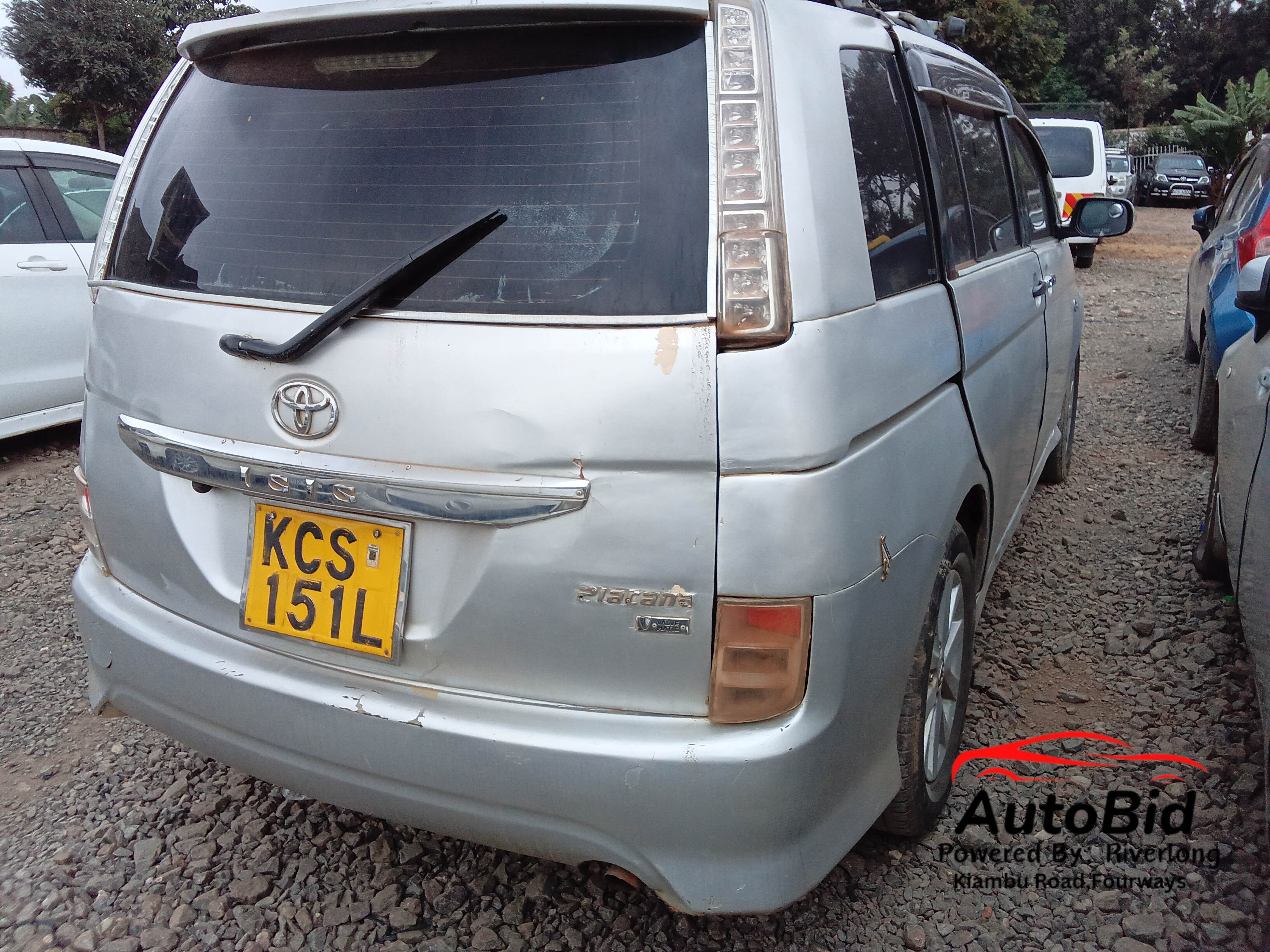2011 TOYOTA Isis Silver – photo 8