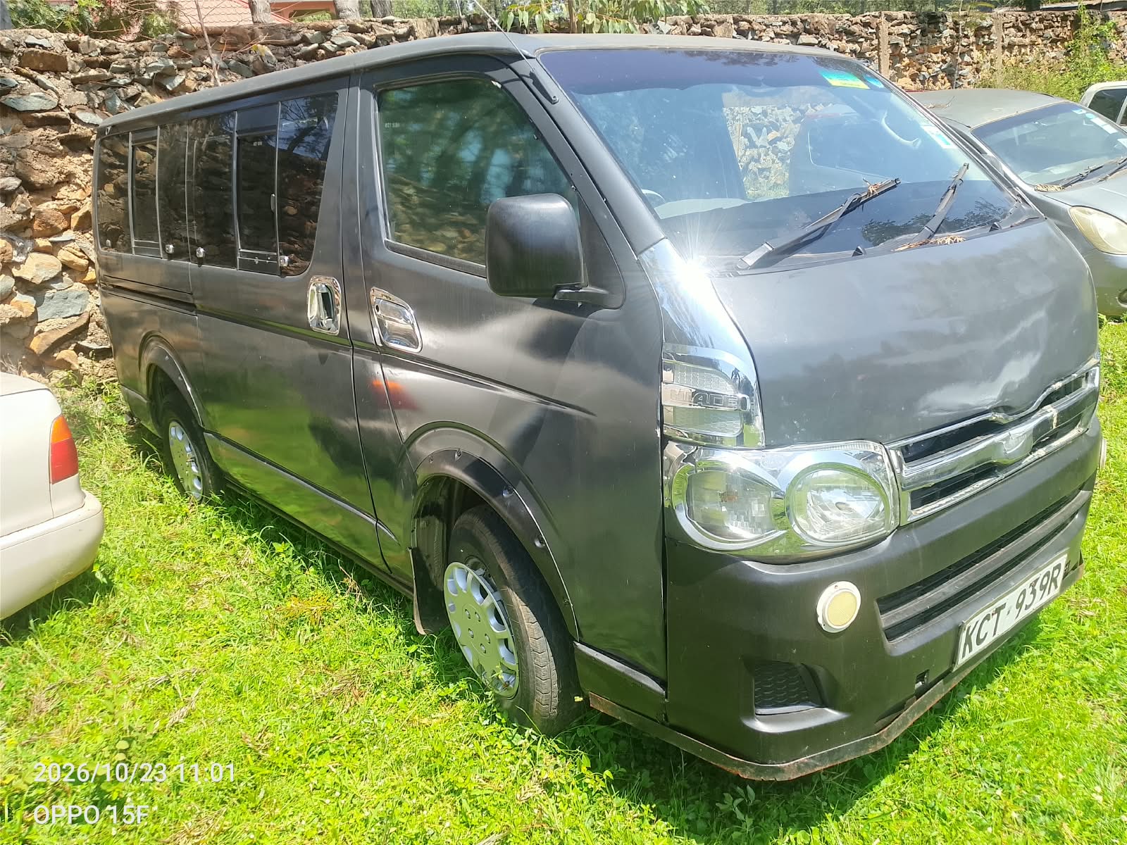 2011 TOYOTA HIACE Black – photo 1
