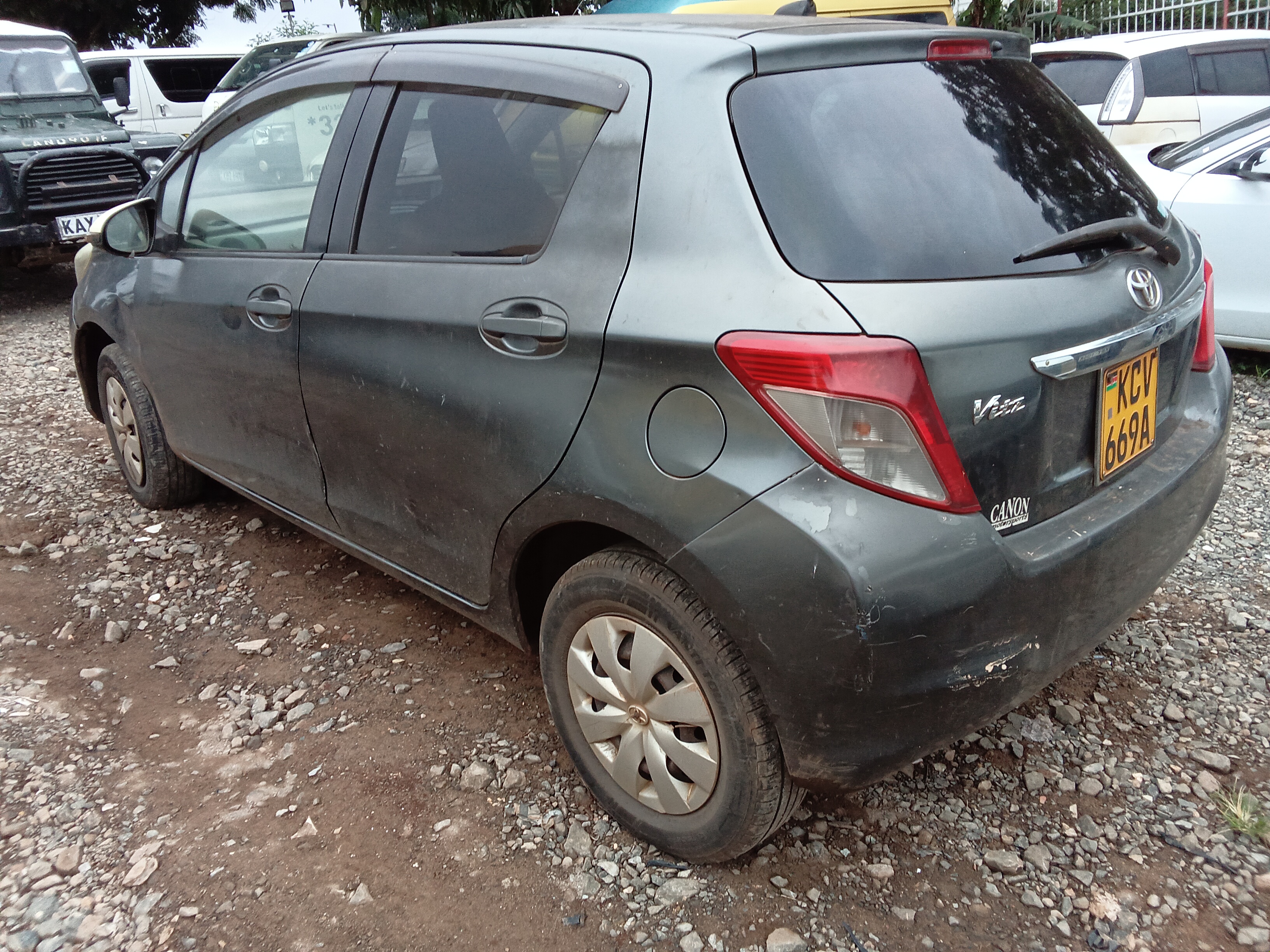 2011 TOYOTA VITZ Grey – photo 6