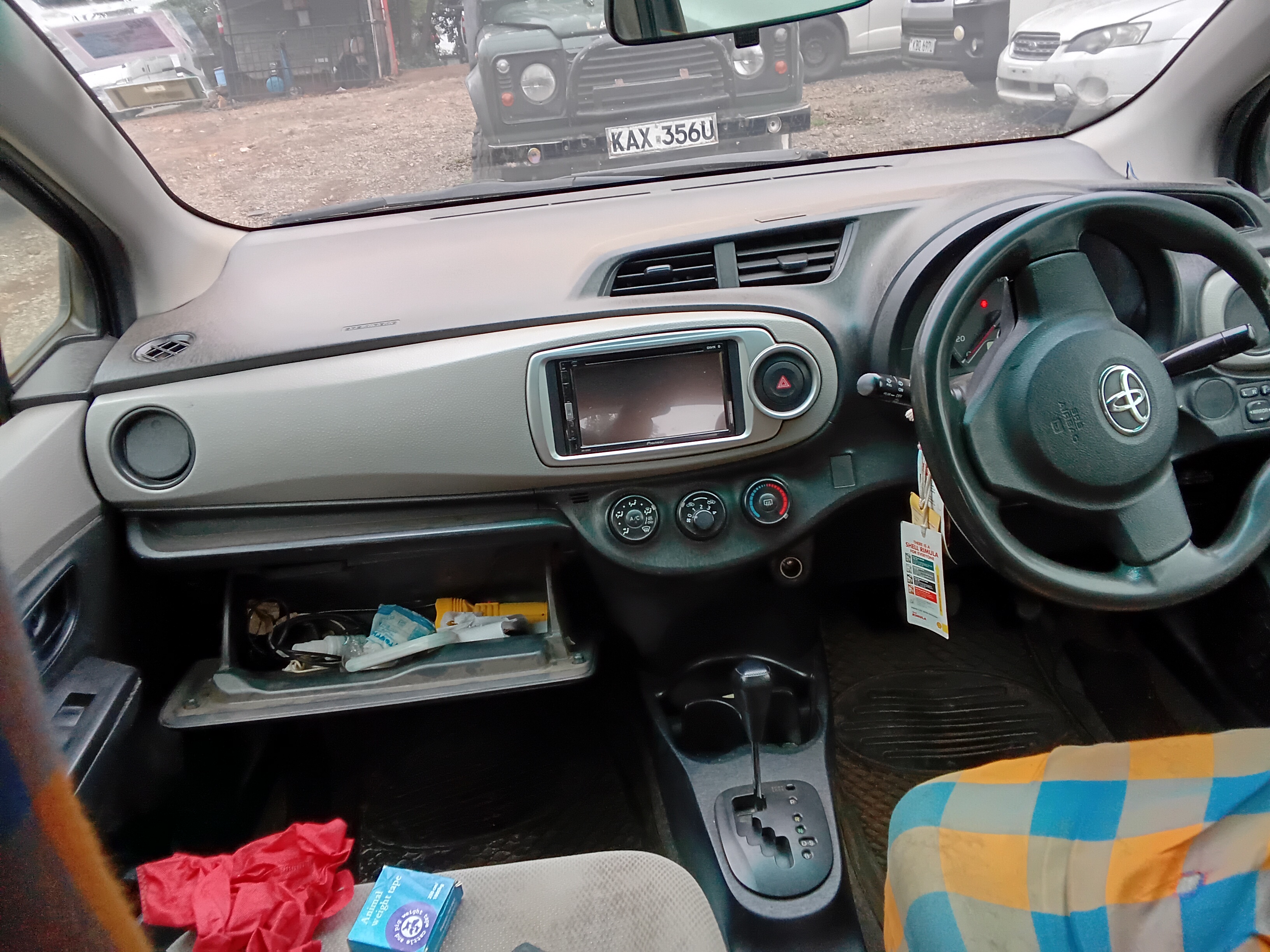 2011 TOYOTA VITZ Grey – photo 7