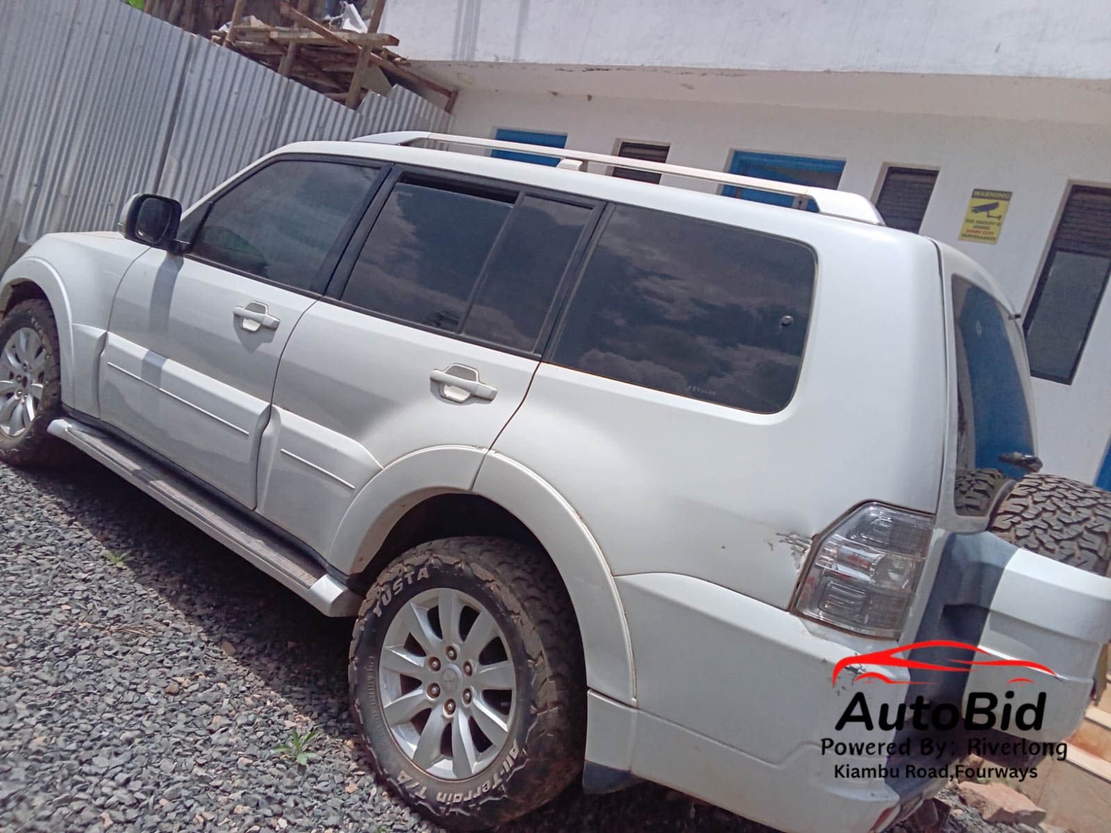 2011 Mitsubishi Shogun white – photo 6