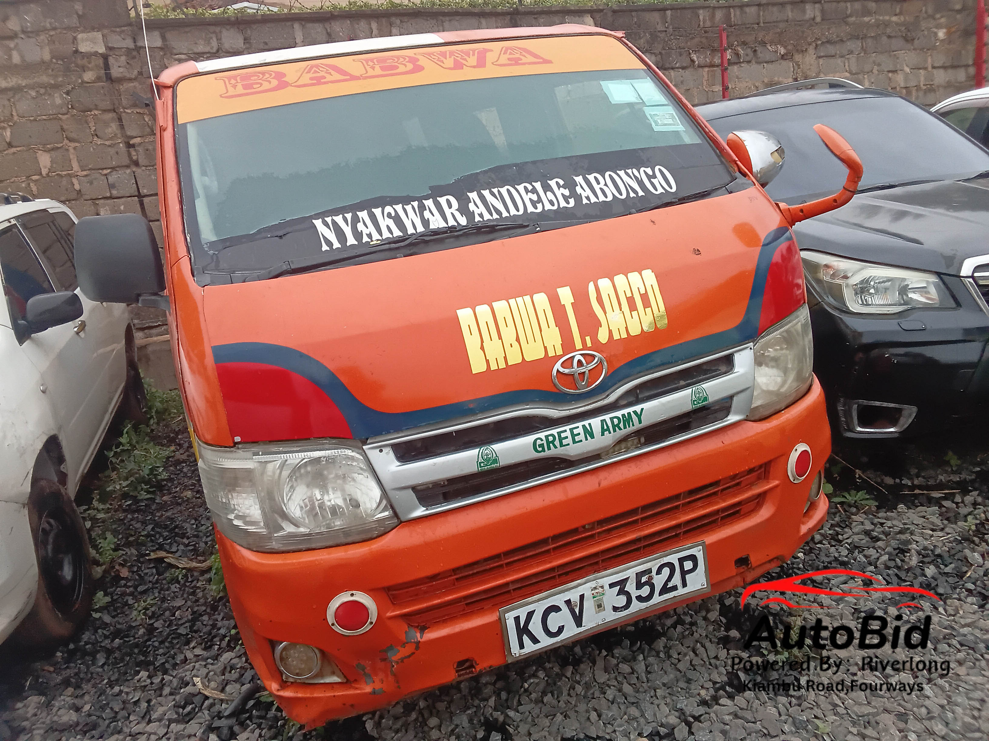 2012 TOYOTA HIACE Orange – photo 2