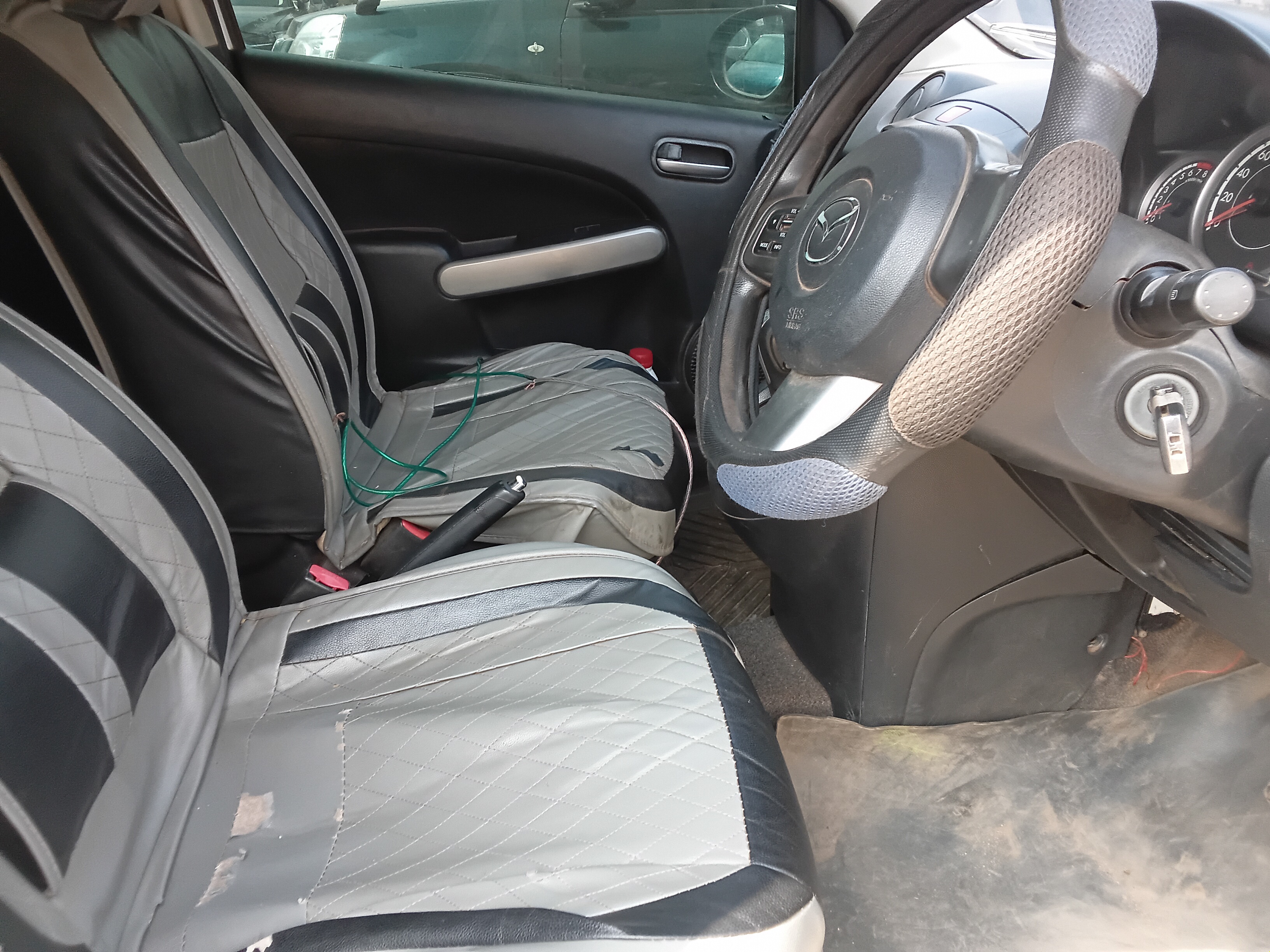 2012 Mazda Demio DE3FS white – photo 2