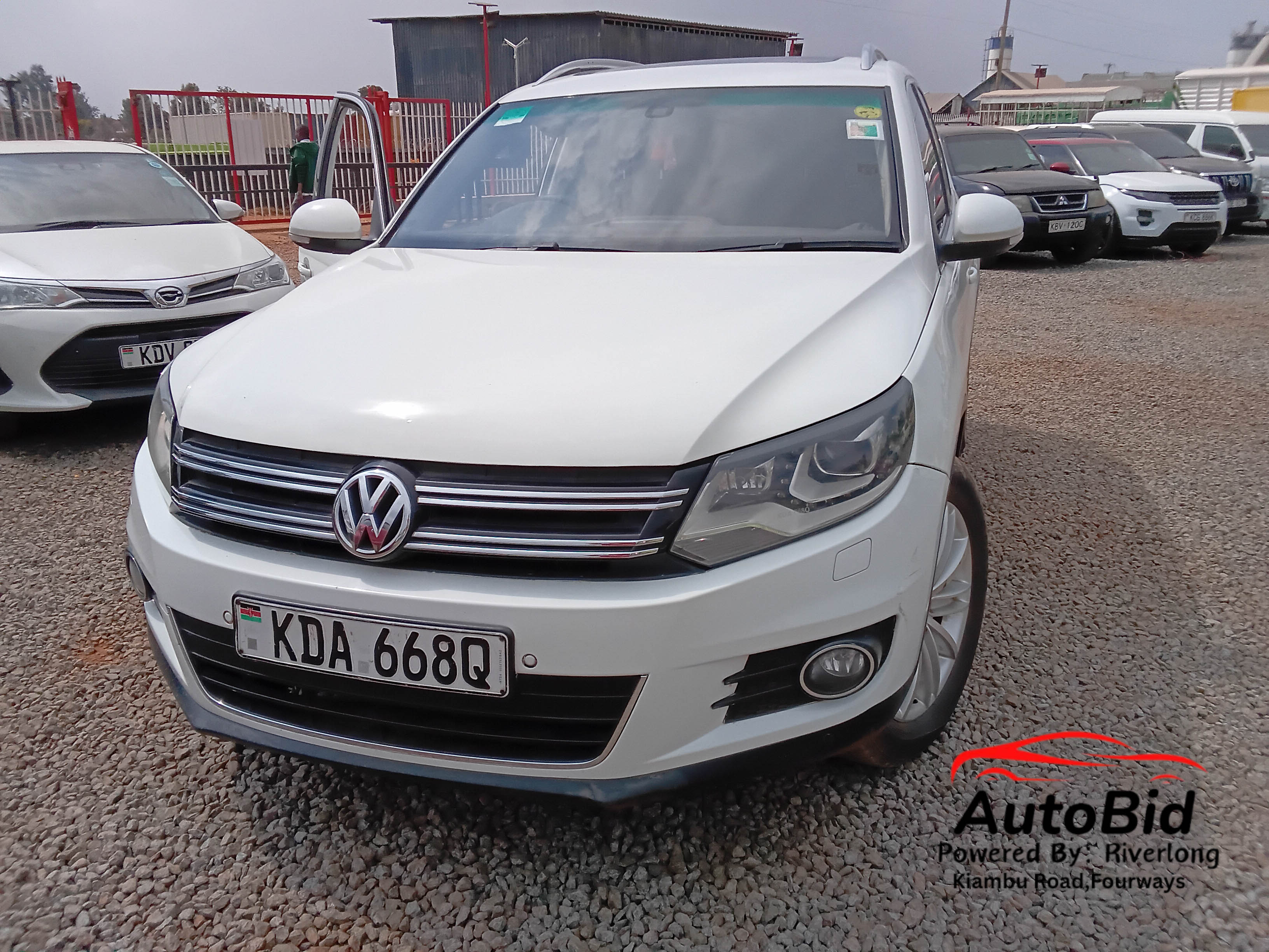 2016 Volkswagen Tiguan white – photo 2
