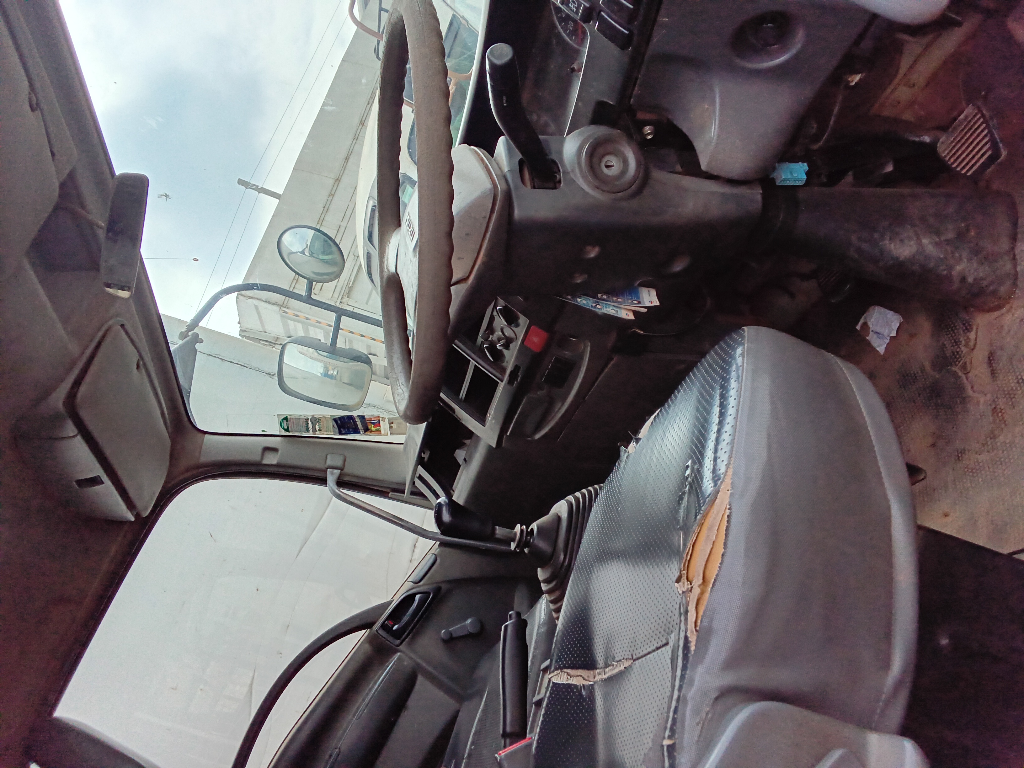 2021 ISUZU FRR90SU white – photo 3