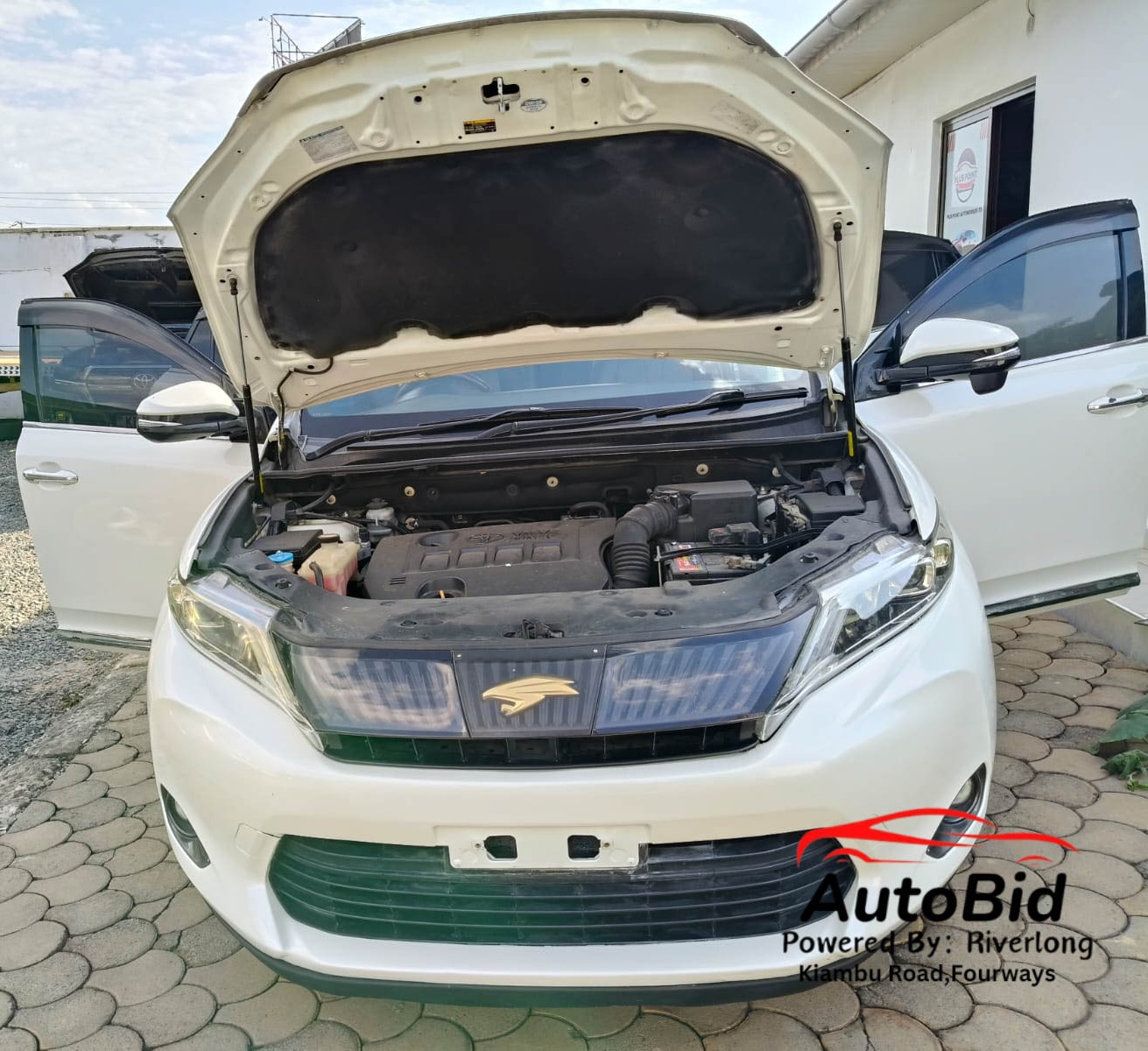 2014 TOYOTA HARRIER white – photo 2