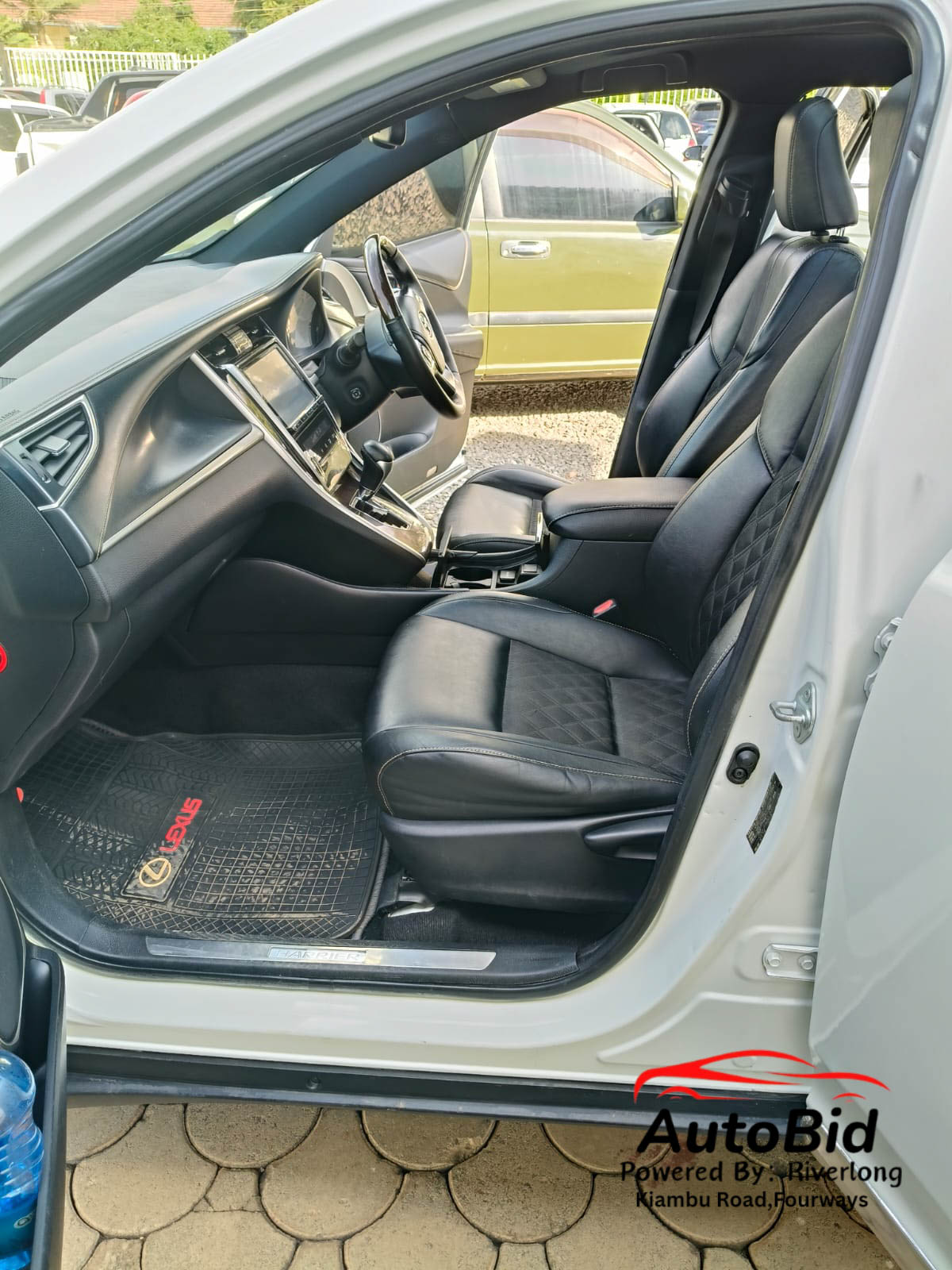 2014 TOYOTA HARRIER white – photo 4