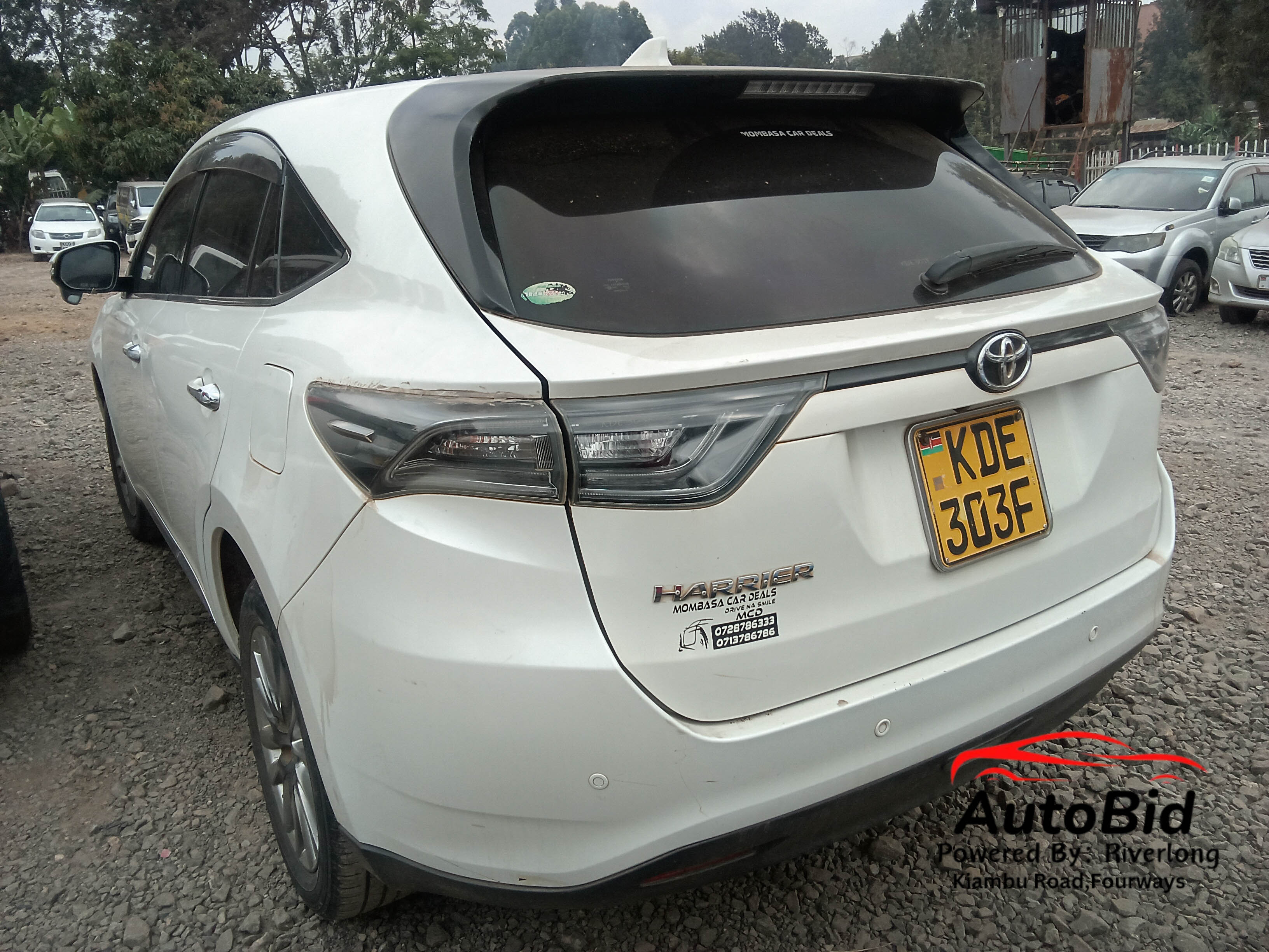 2015 TOYOTA HARRIER white – photo 11