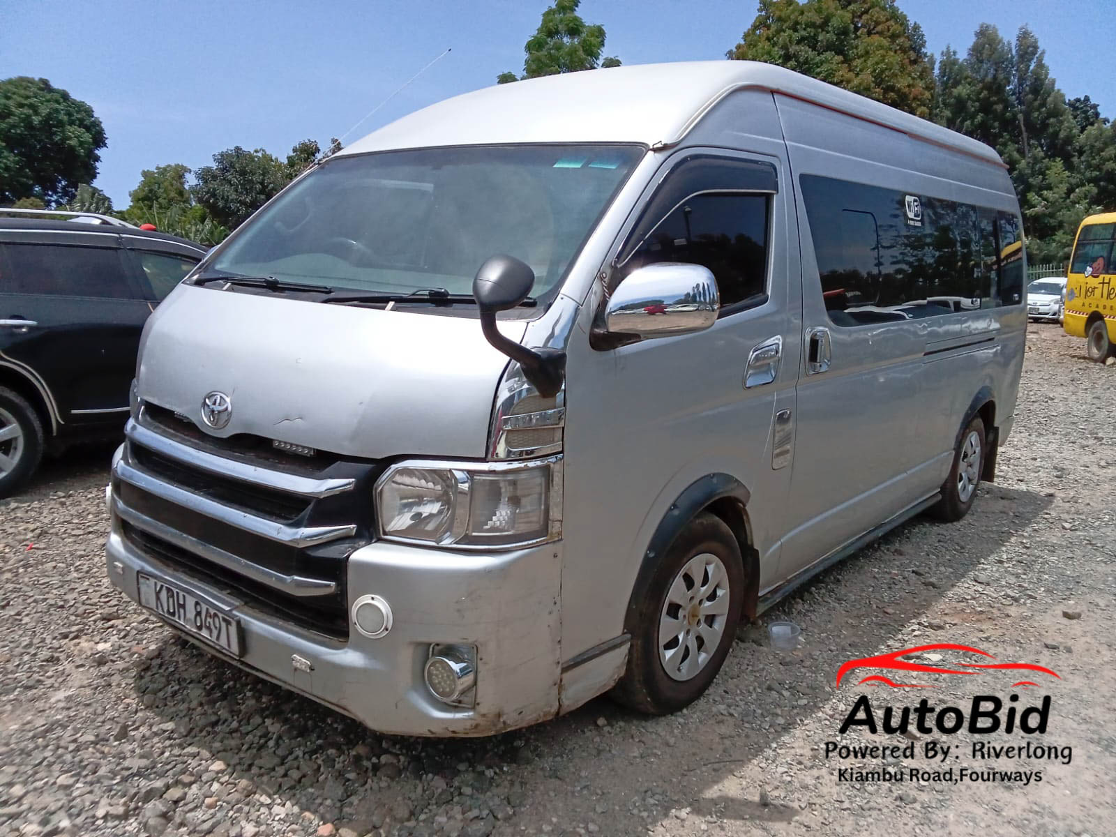 2015 TOYOTA HIACE Silver – photo 1
