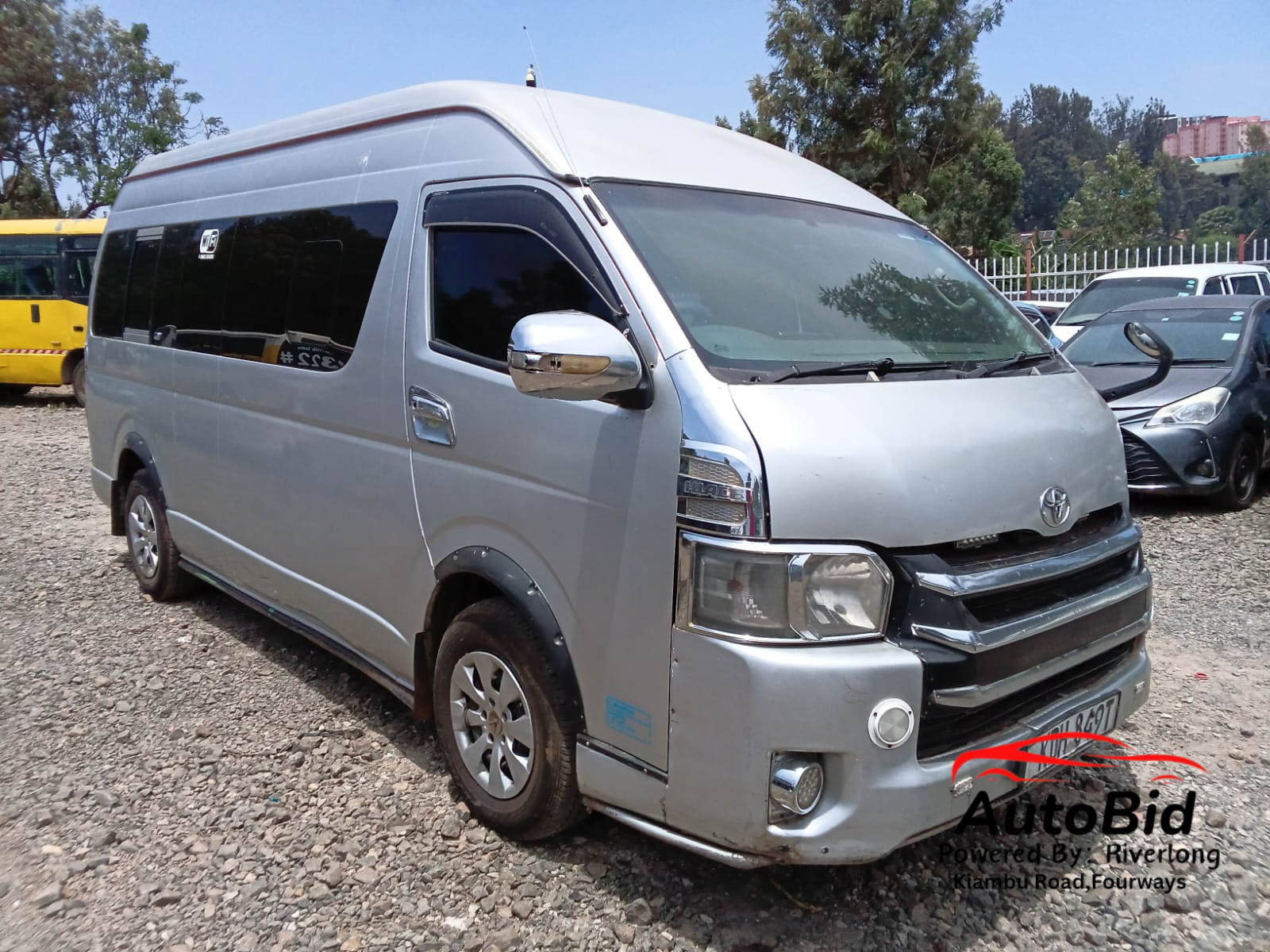 2015 TOYOTA HIACE Silver – photo 2