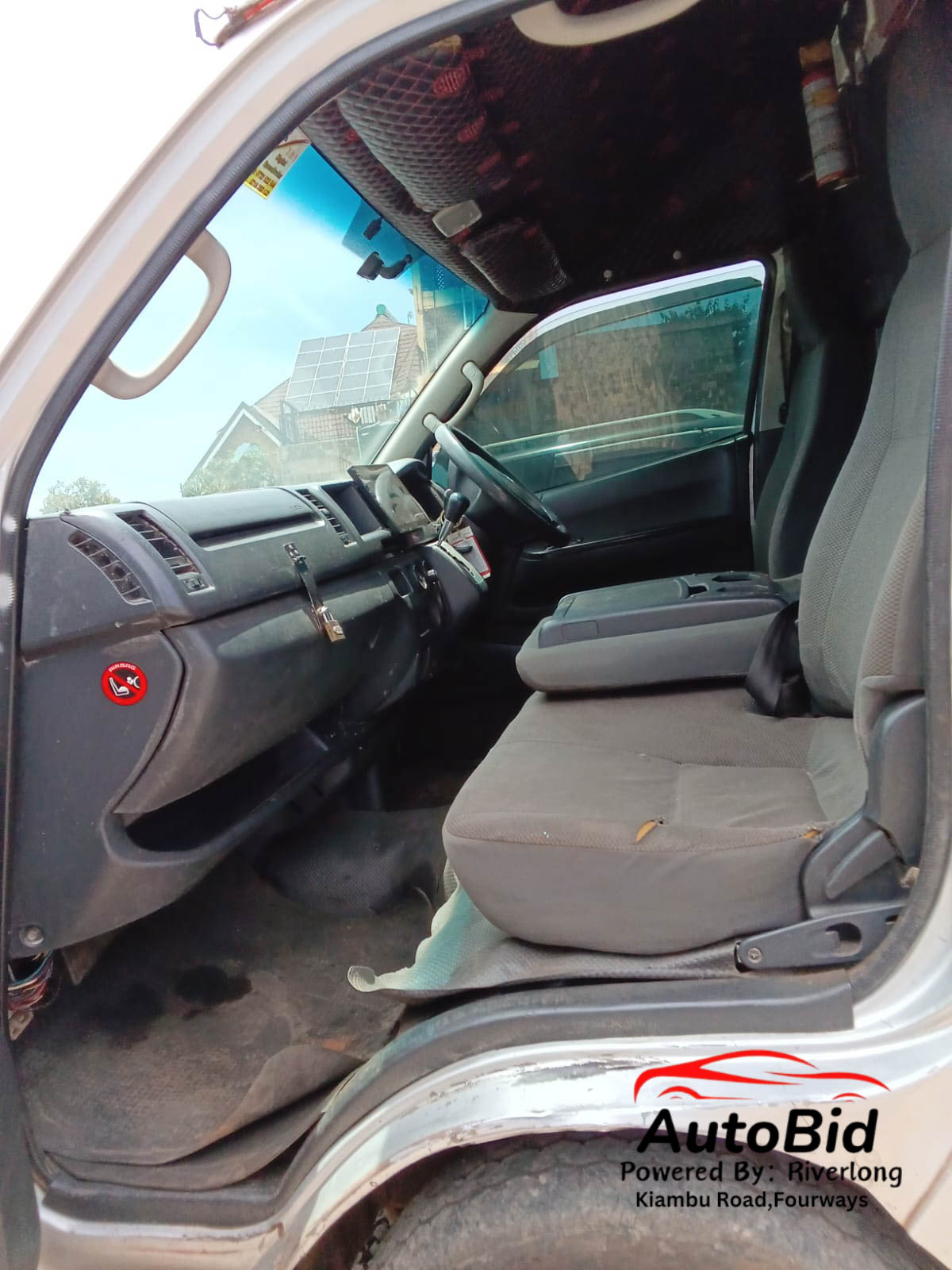 2015 TOYOTA HIACE Silver – photo 6