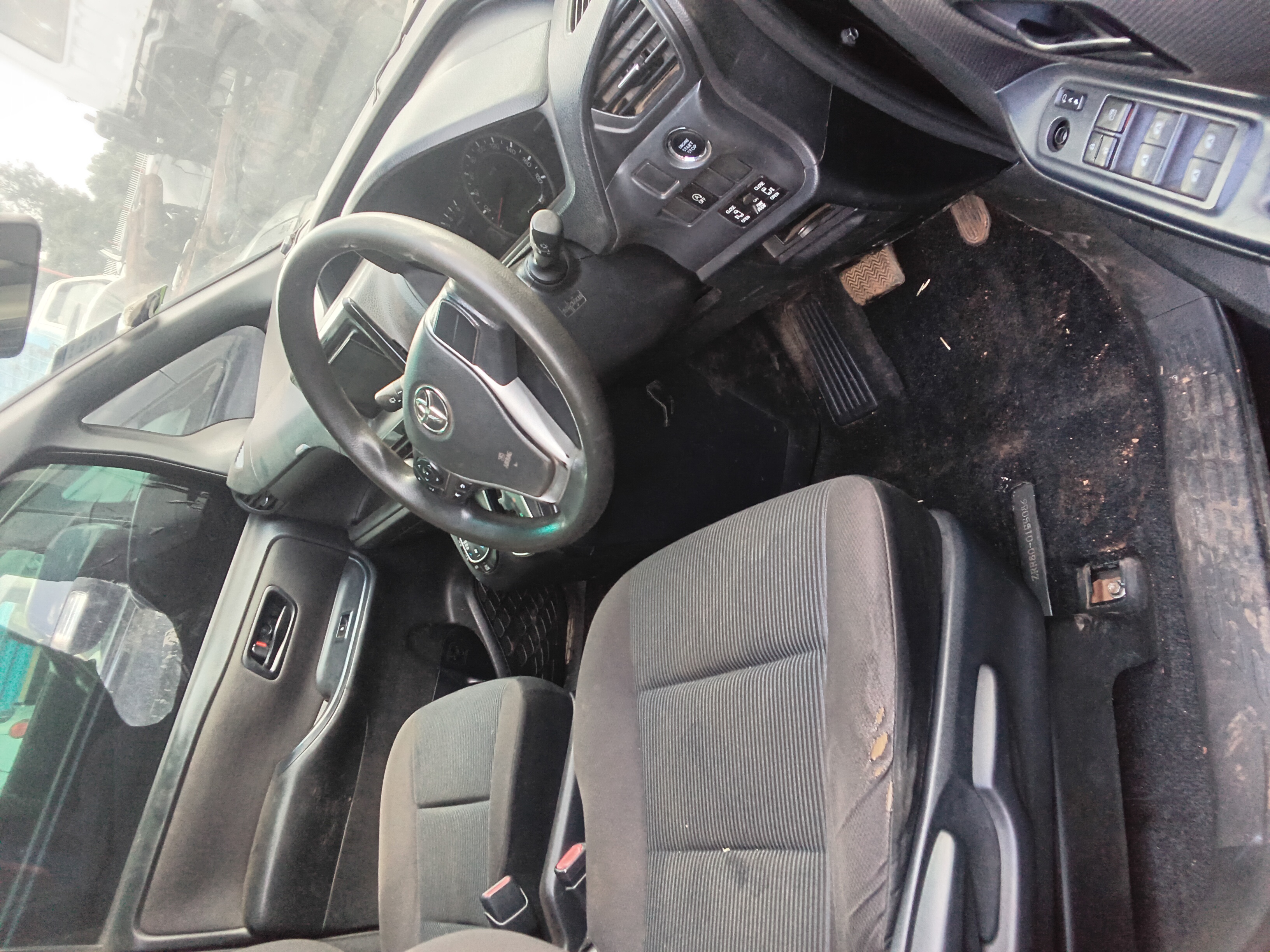 2015 TOYOTA Noah Black – photo 4