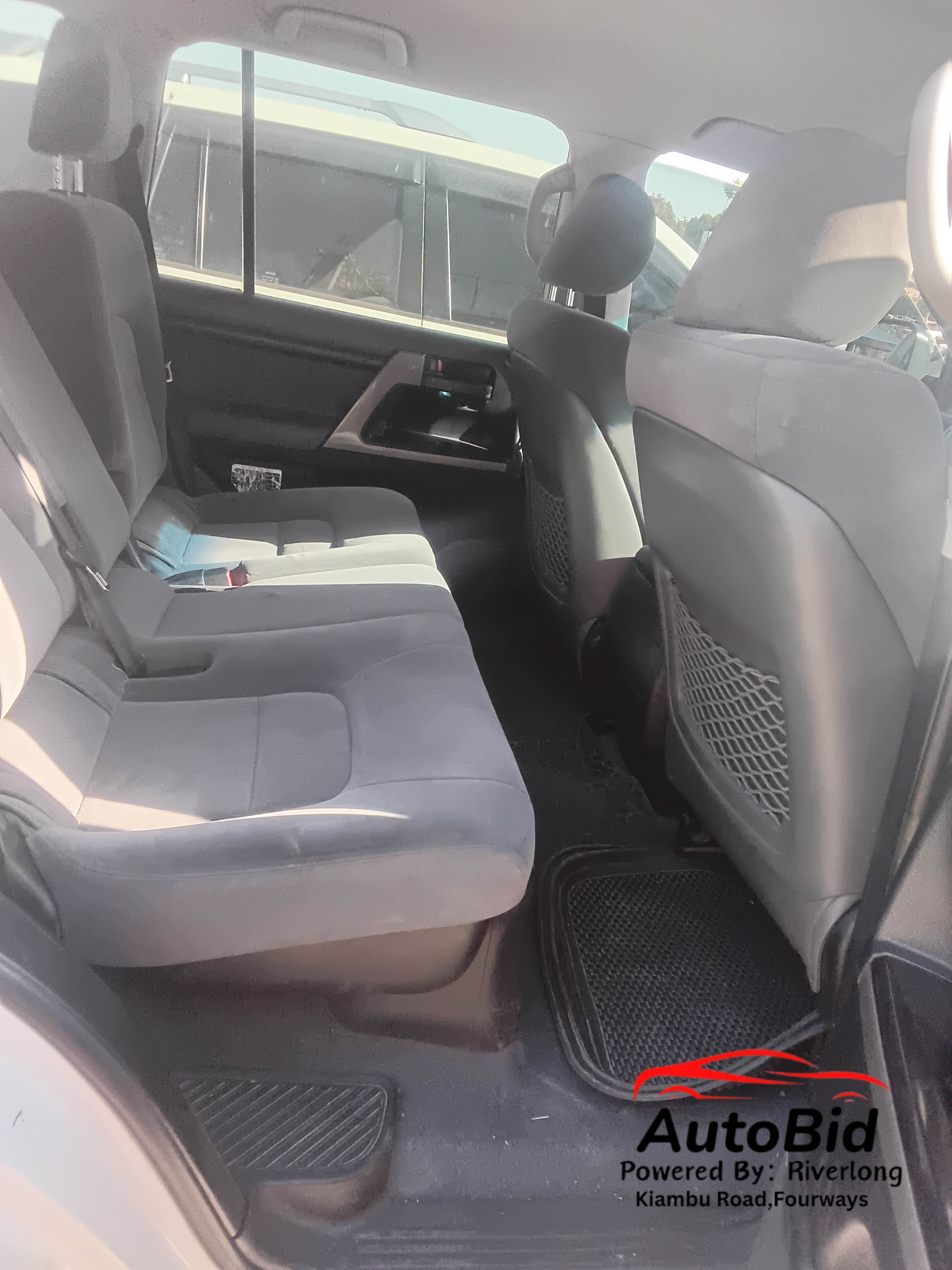 2017 TOYOTA Land Cruiser white – photo 5