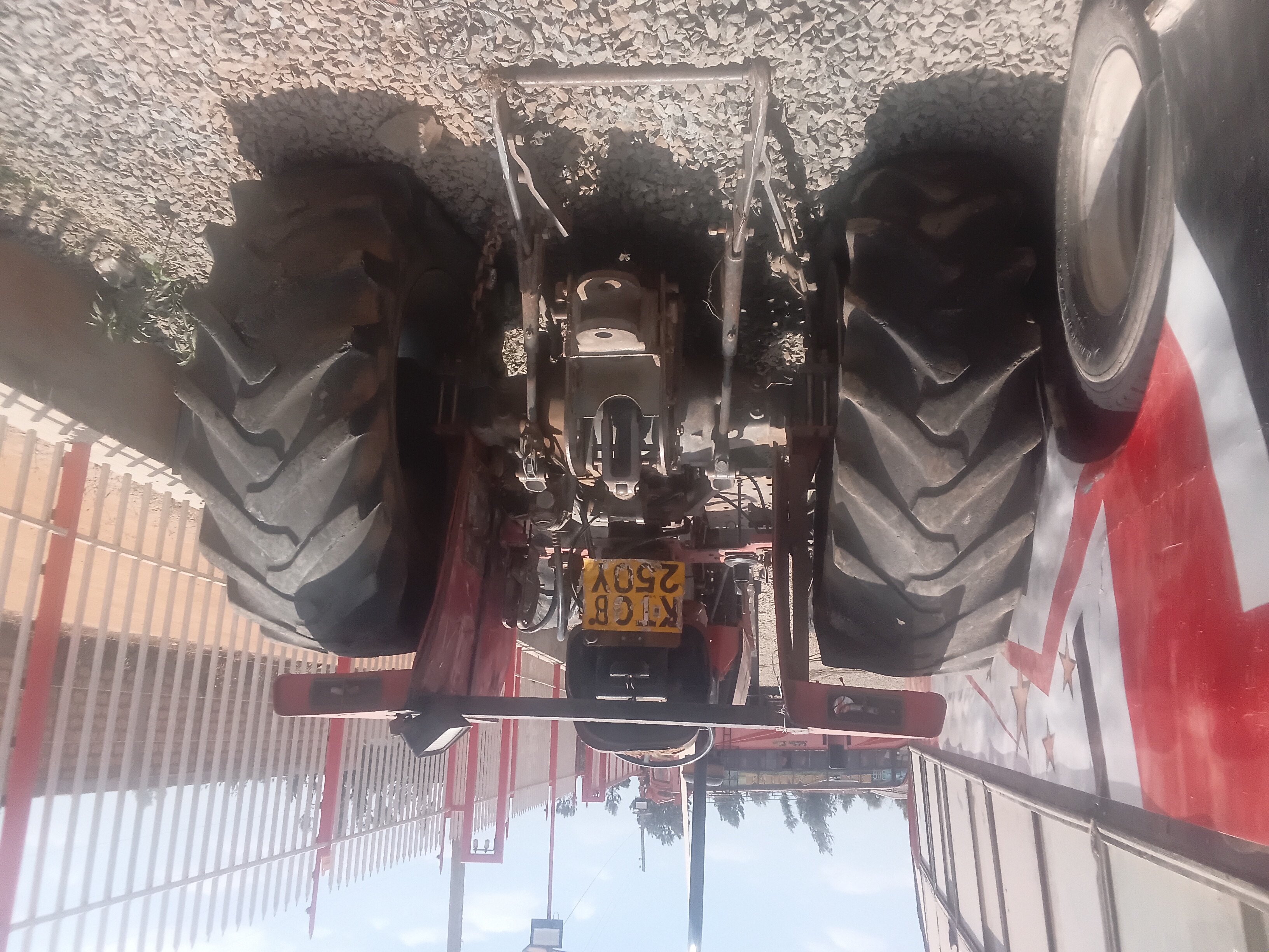 2009 MASSEY Ferguson 385 Red – photo 4