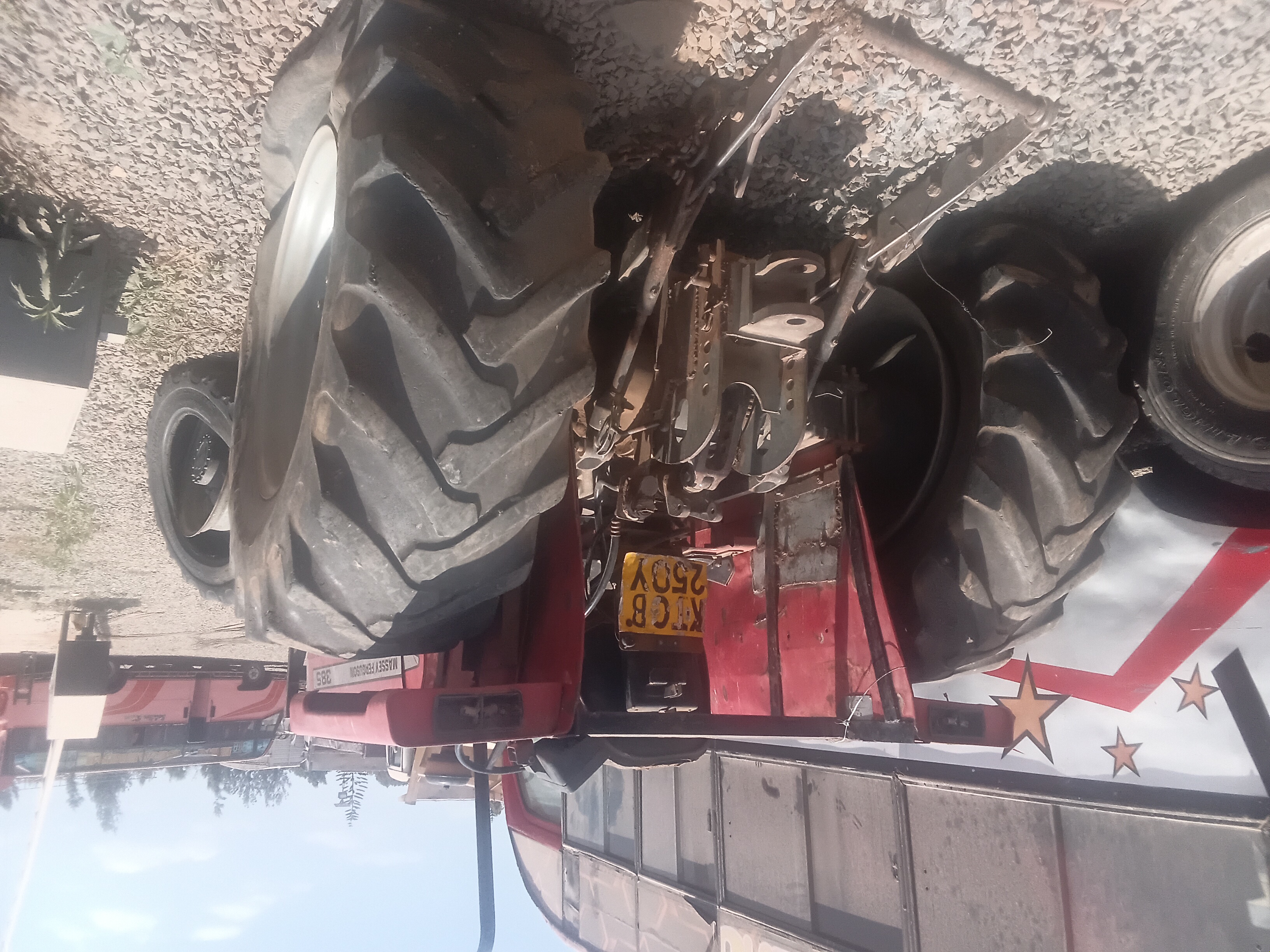 2009 MASSEY Ferguson 385 Red – photo 3