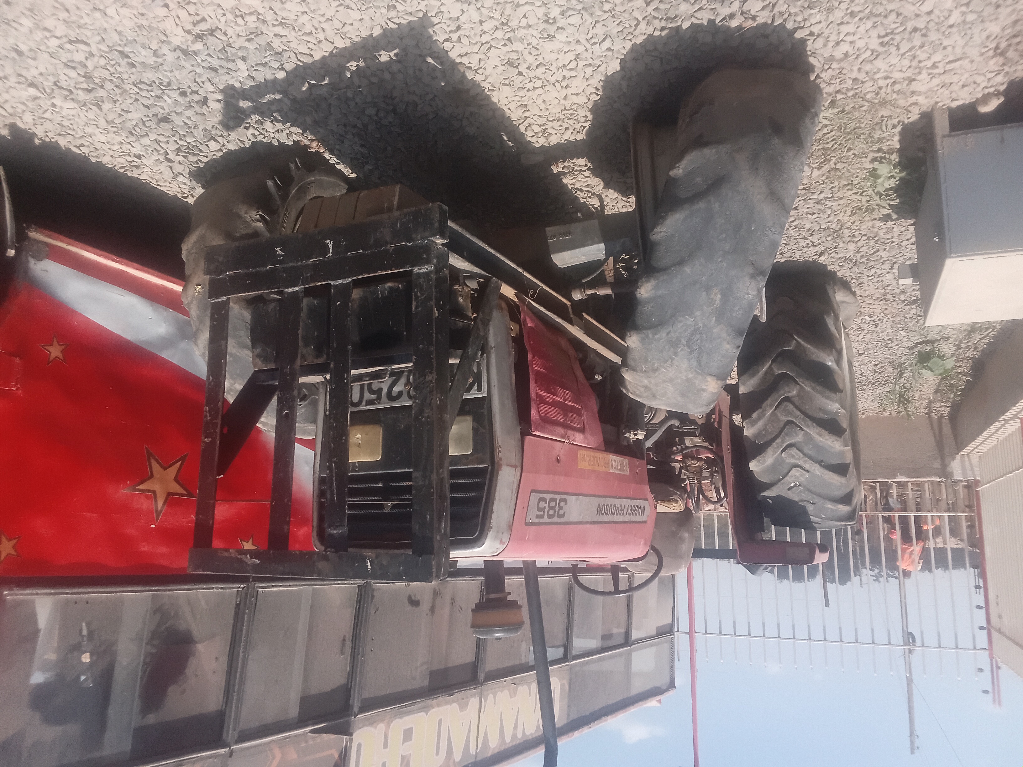 2009 MASSEY Ferguson 385 Red – photo 2