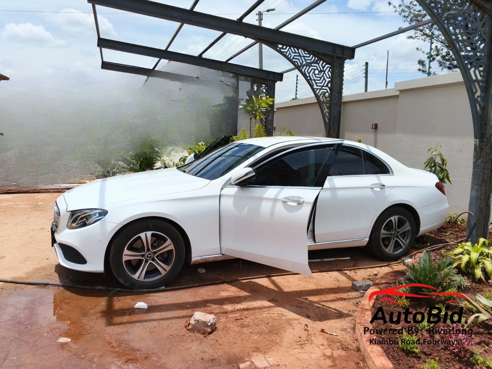 2018 Mercedes Benz E220 white – photo 2