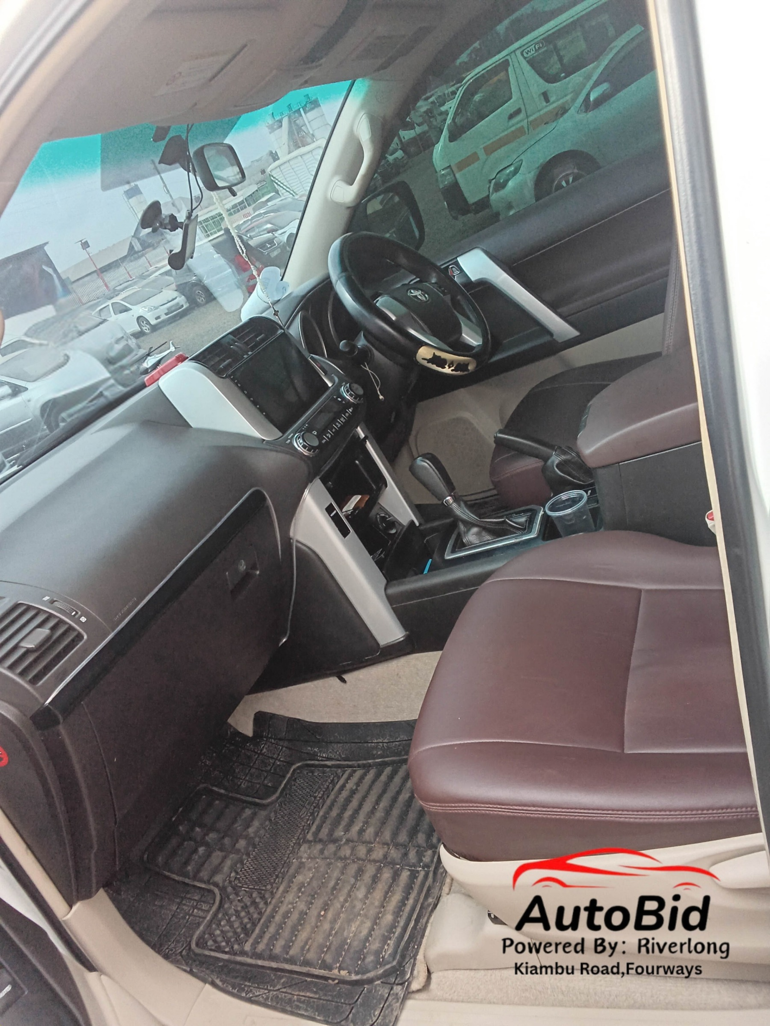 2012 TOYOTA Land Cruiser Prado white – photo 2