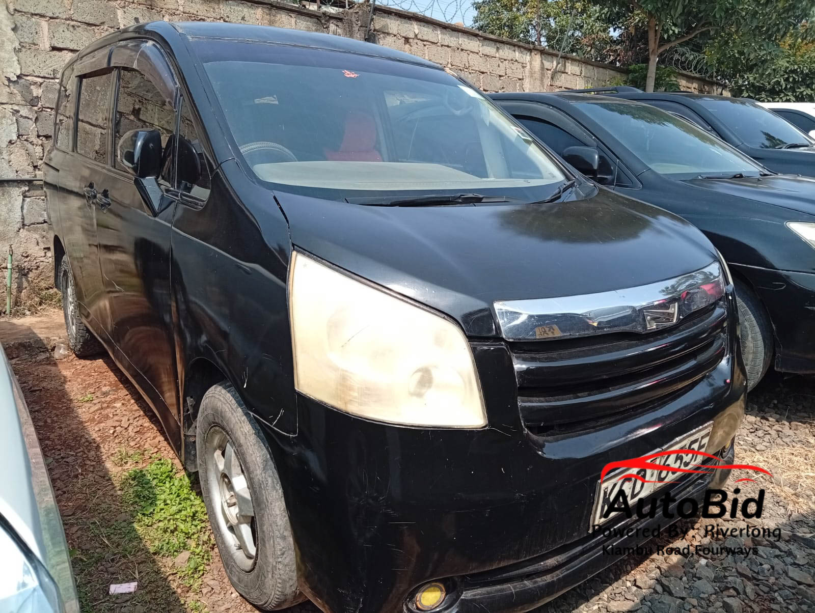 2008 TOYOTA Noah Black – photo 2