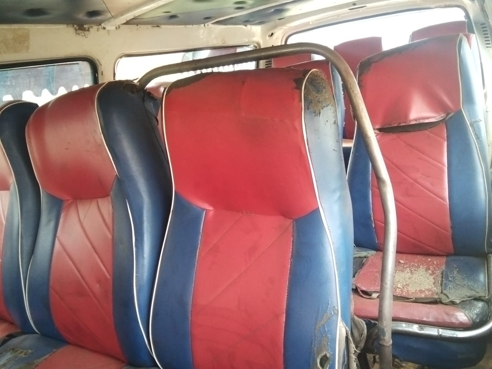 2001 TOYOTA HIACE white – photo 4
