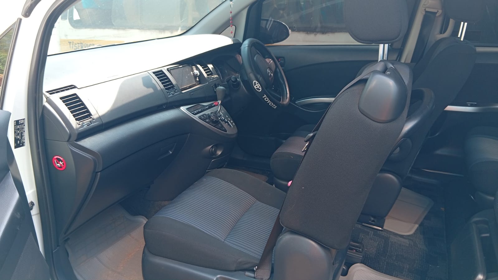 2017 TOYOTA ISIS white – photo 7