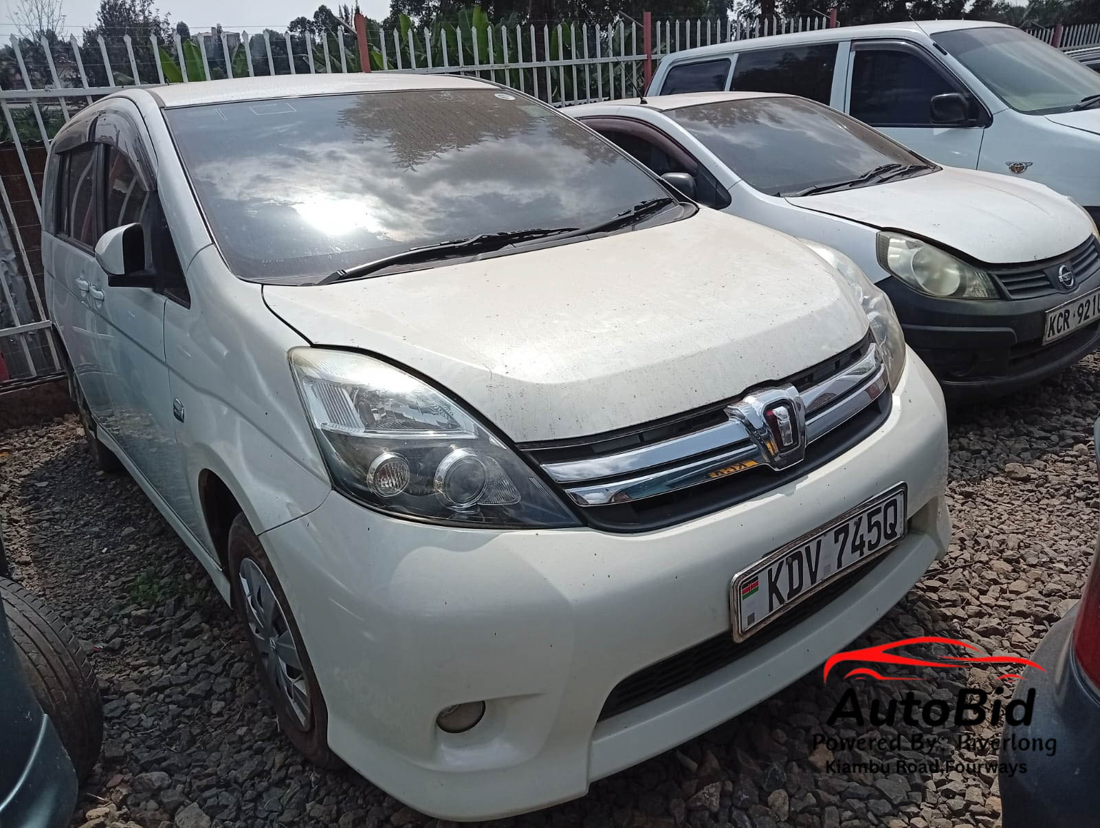 2017 TOYOTA ISIS white – photo 8