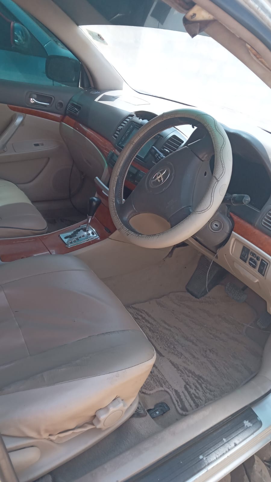 2005 TOYOTA Premio Silver – photo 4