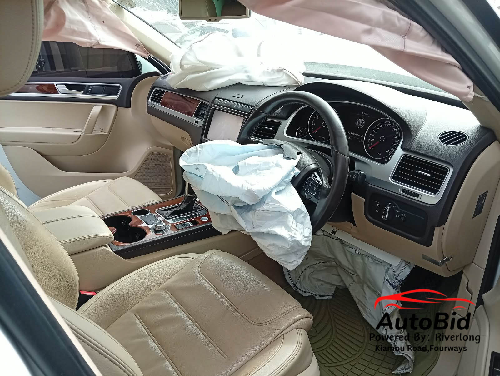 2016 Volkswagen TOUREG White – photo 5