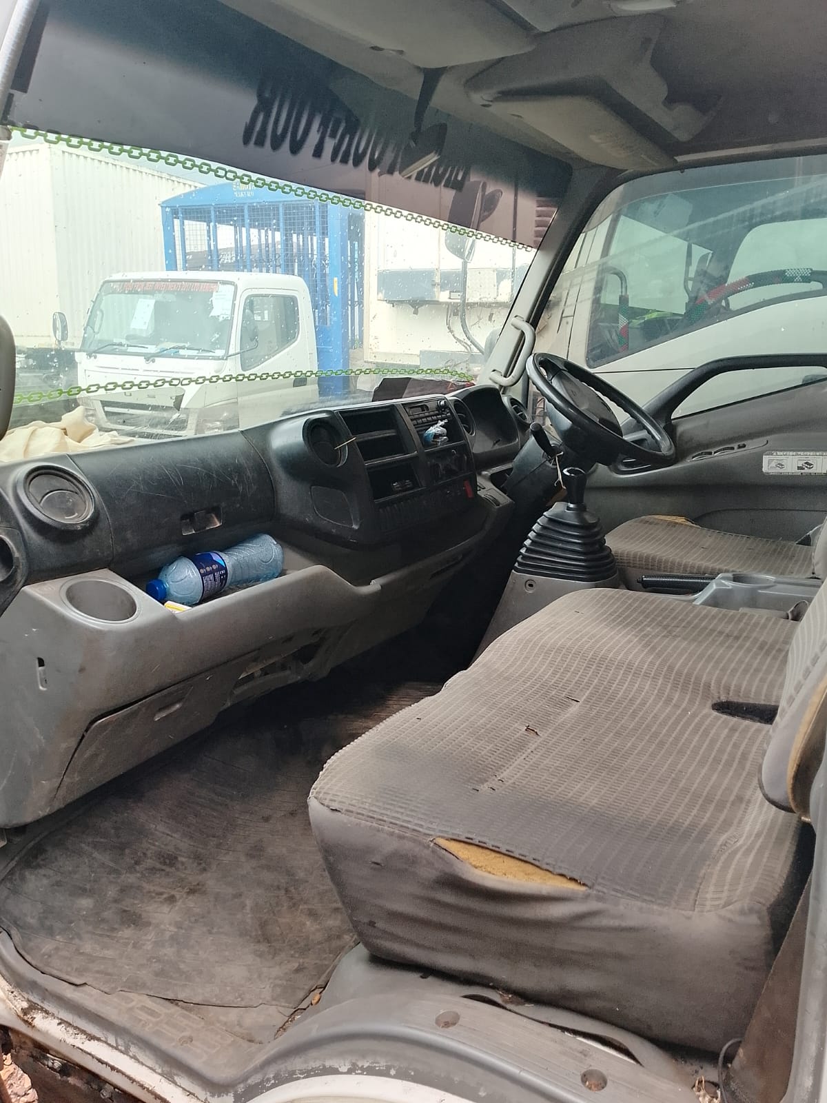 2014 TOYOTA Dyna white – photo 4