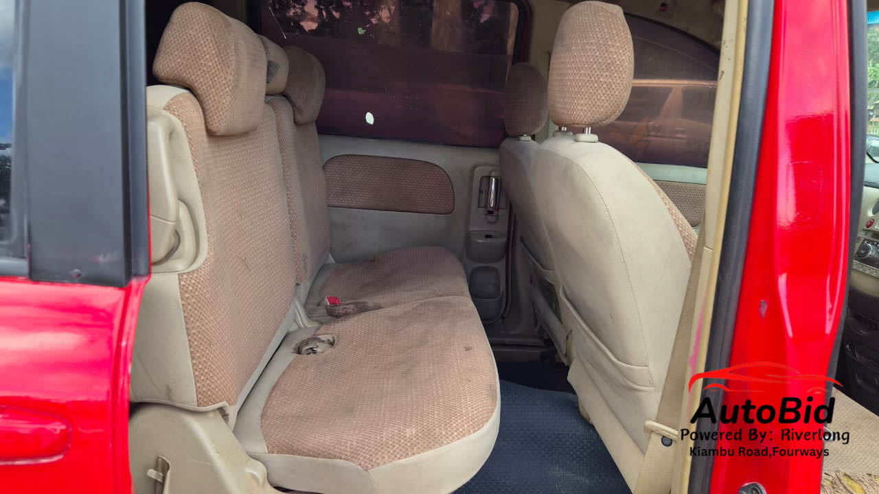 2011 TOYOTA Sienta Red – photo 9