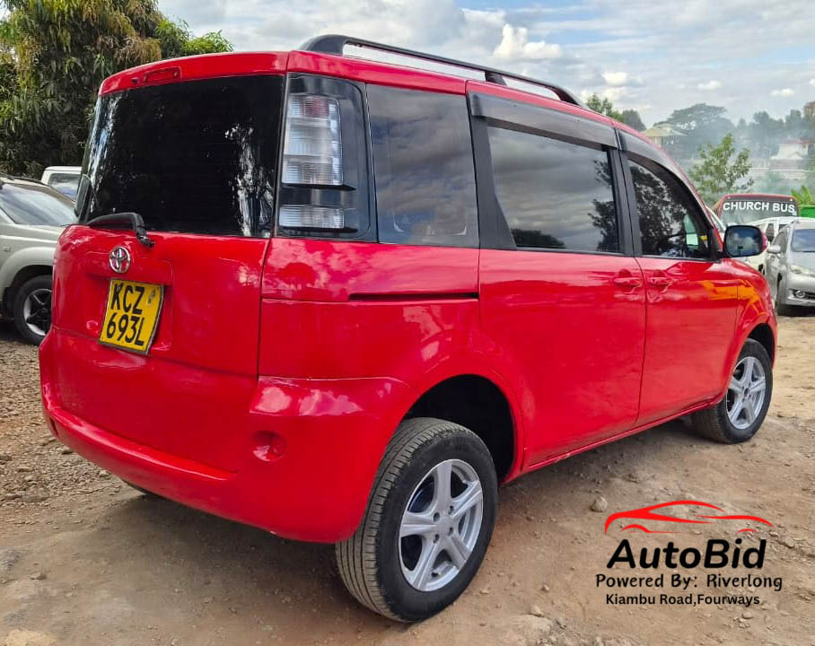 2011 TOYOTA Sienta Red – photo 10